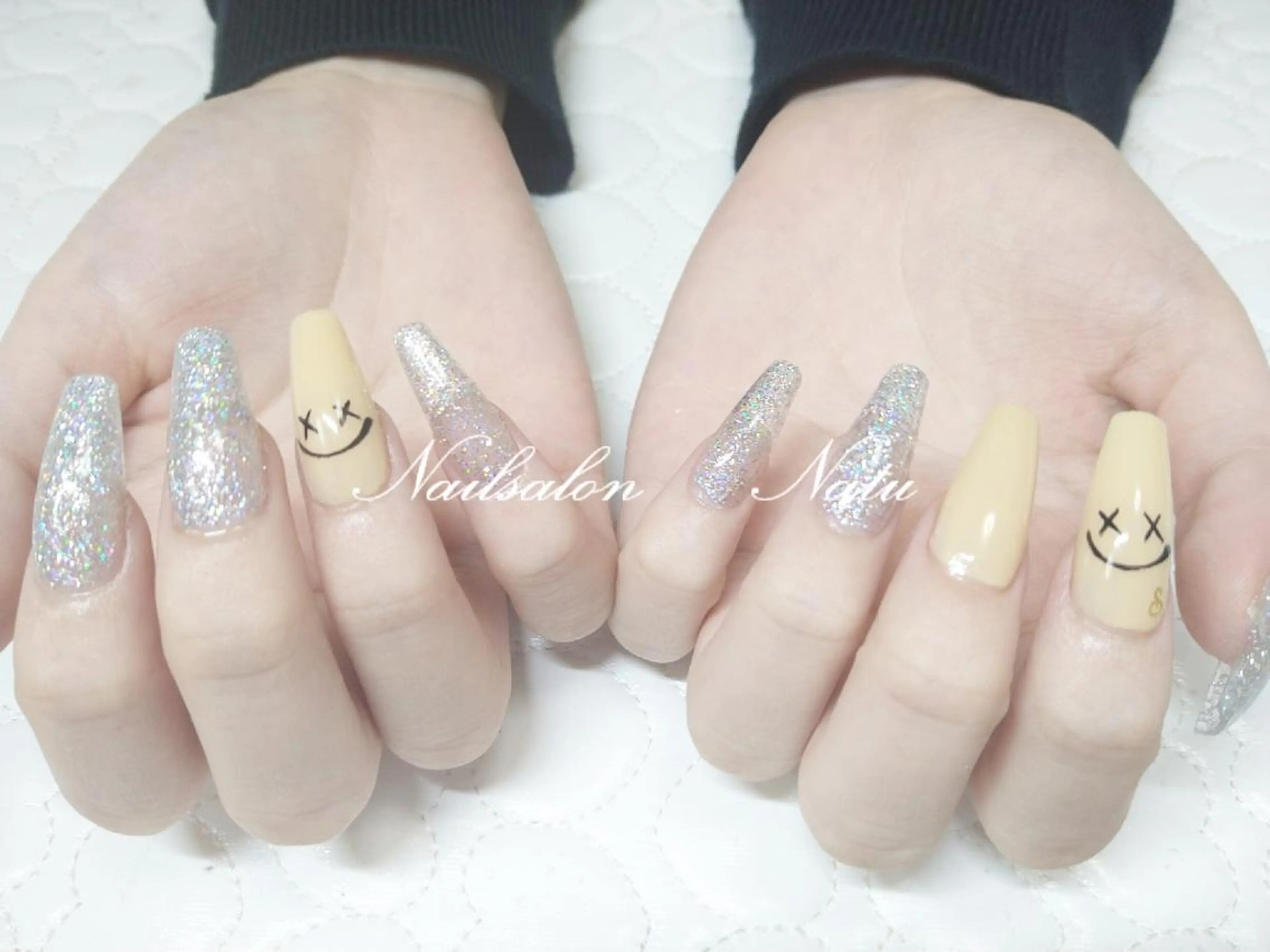 ネイル アートネイル 長さ出し ラメ(グリッター) ワンカラーネイル nailsalon　 Natuのネイルデザイン