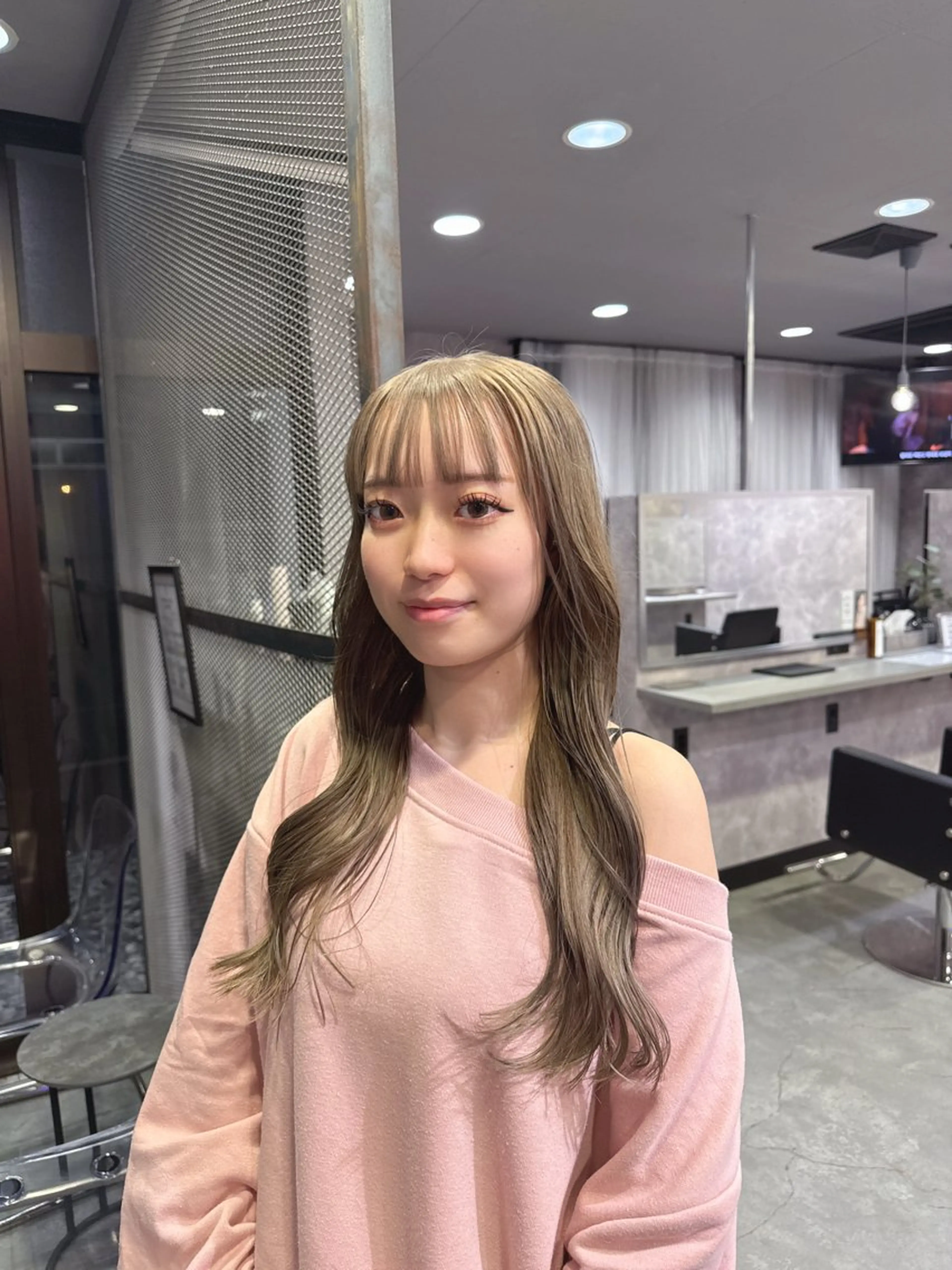 ロング ヘアカラー トリートメント 手塚 由佳のヘアスタイル