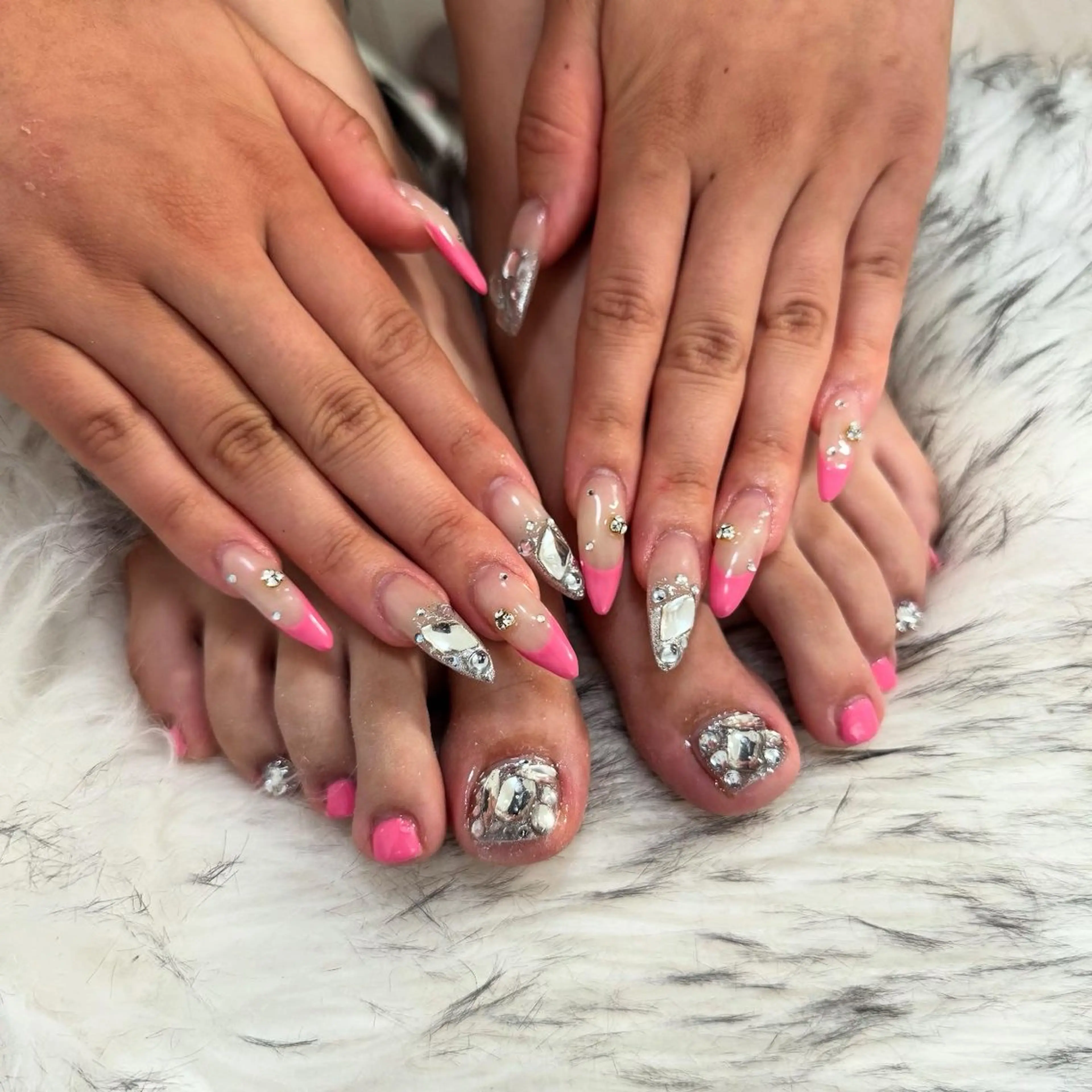 ロング ハンドネイル フットネイル mao .のネイルデザイン