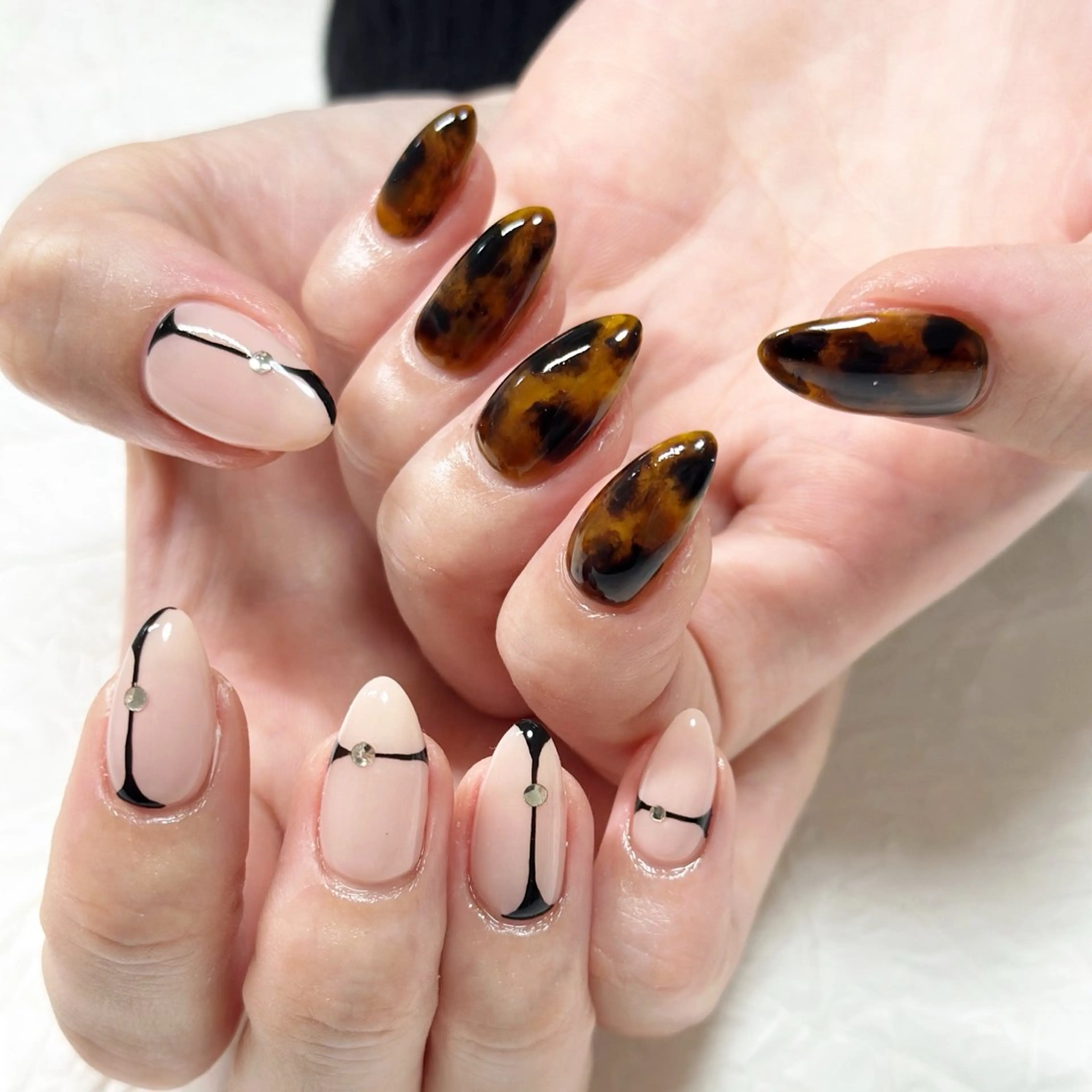 ネイル べっ甲ネイル ストーンネイル ♡Nailist yui♡のネイルデザイン