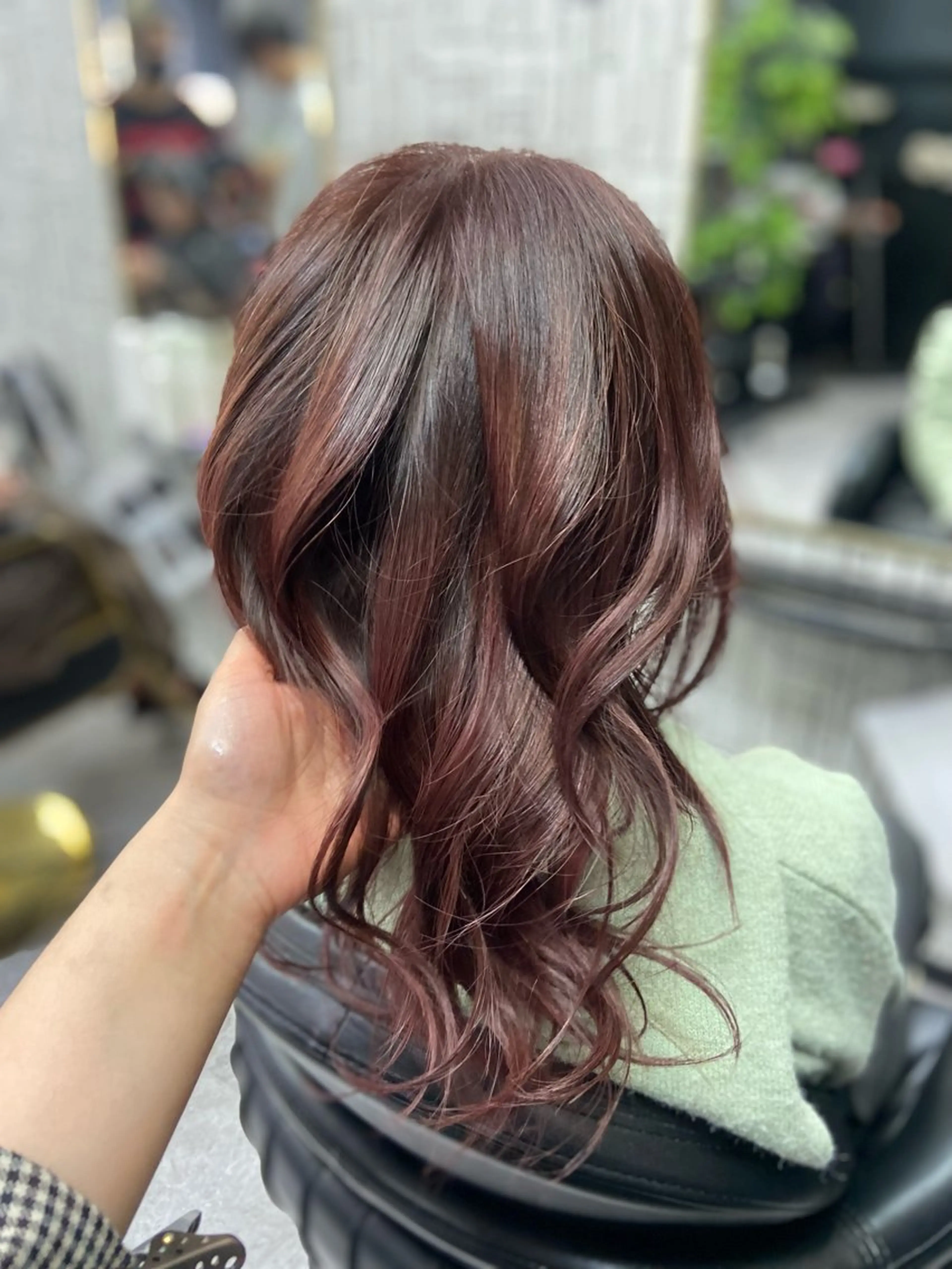 セミロング 瀧下 唯のヘアスタイル