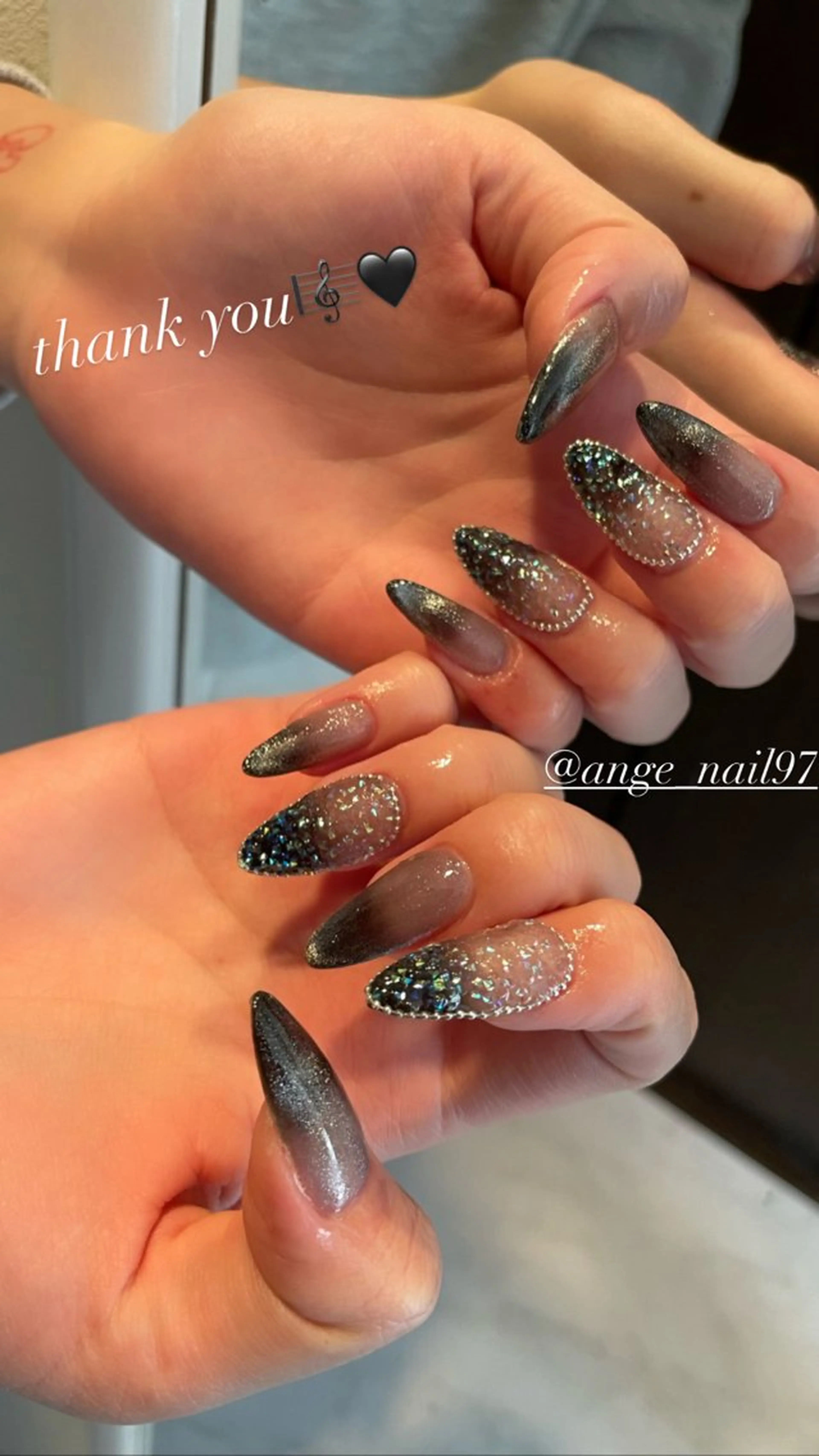 ネイル グラデーション 冬ネイル ハンドネイル Nail salon 🎀Angeのネイルデザイン