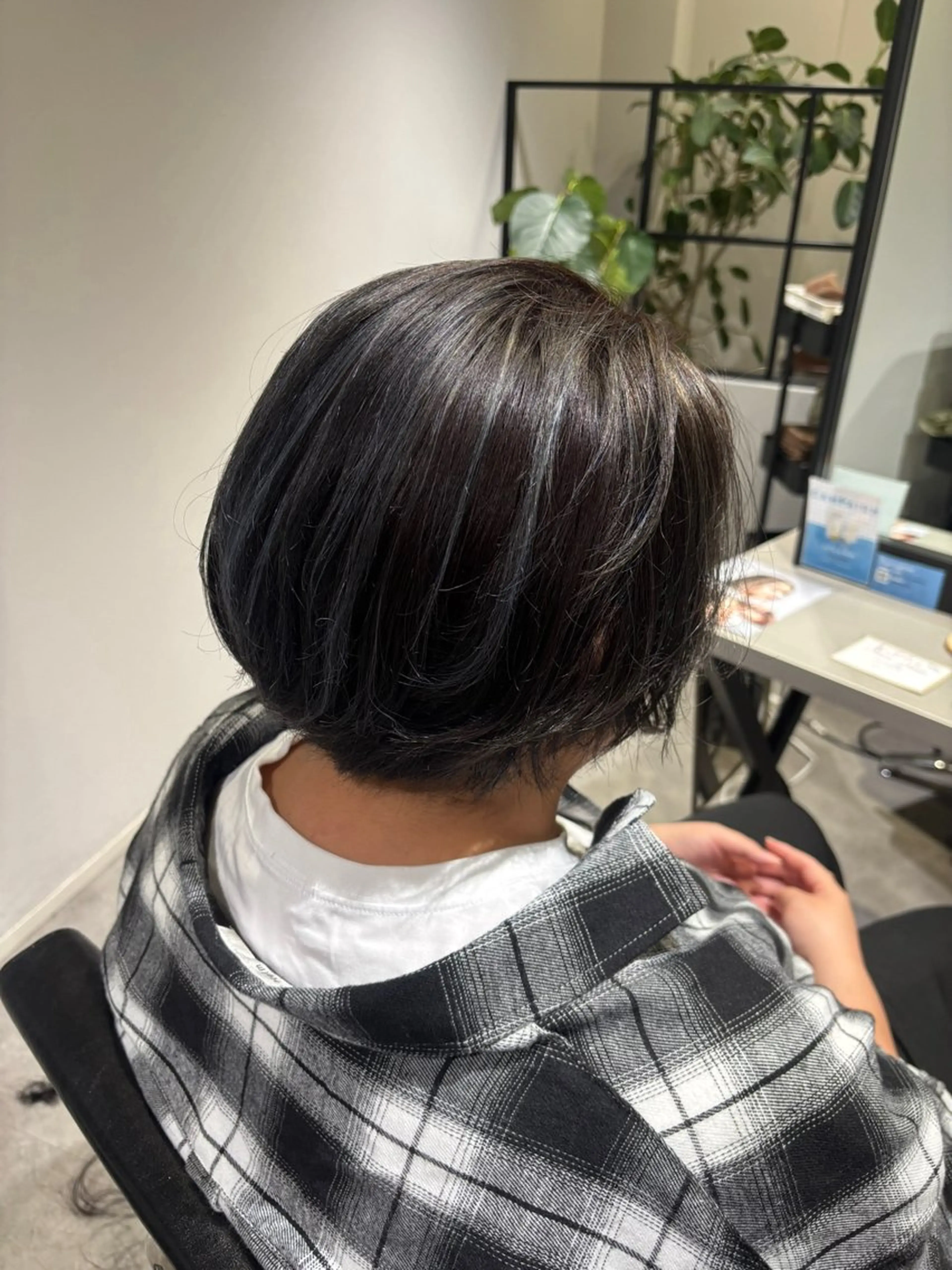 ミディアム ハイライト カット ヘアカラー 長尾ゆりの/ボブ/ ベージュ/ハイトーンのヘアスタイル