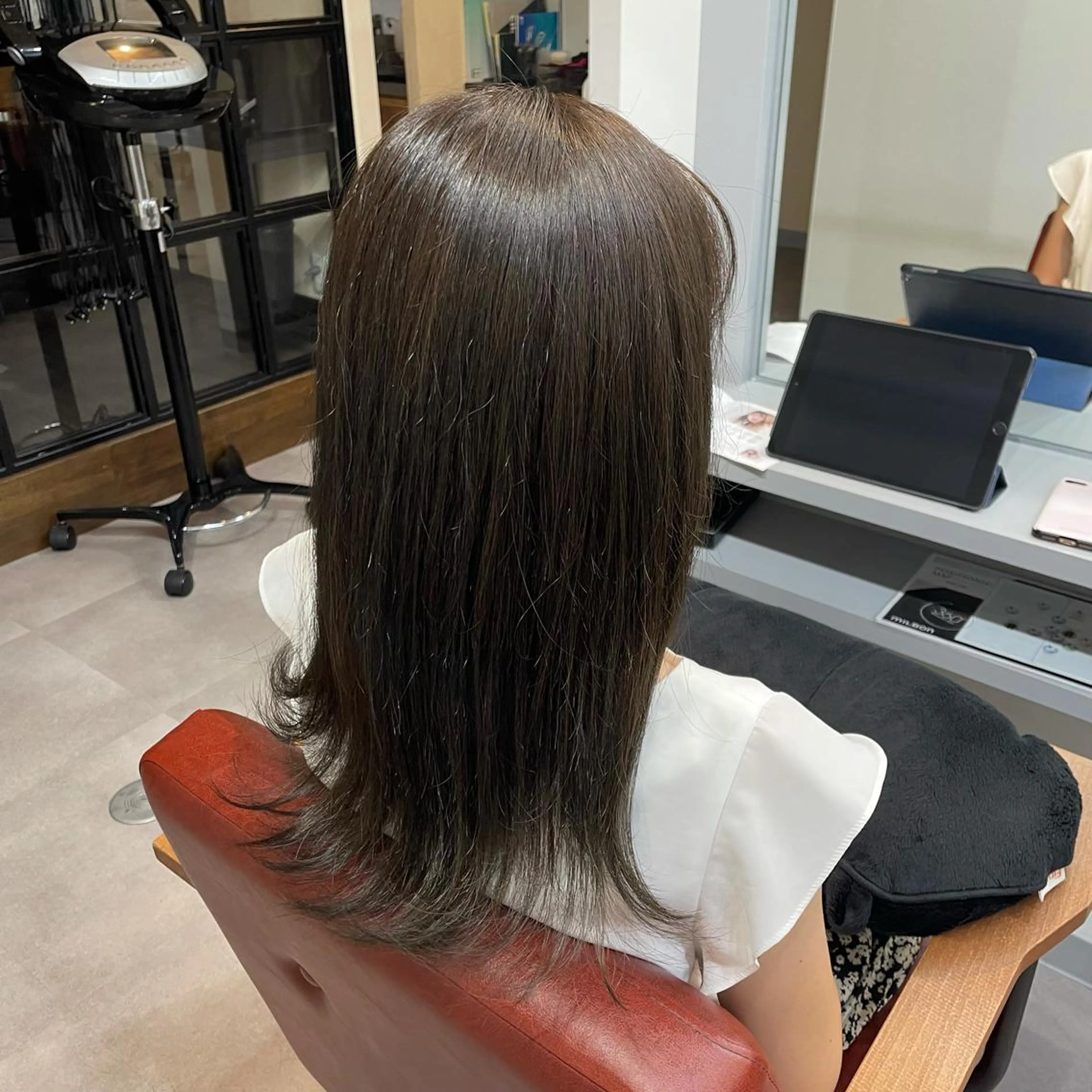 ロング カラー アッシュ monami 山本華菜のヘアスタイル