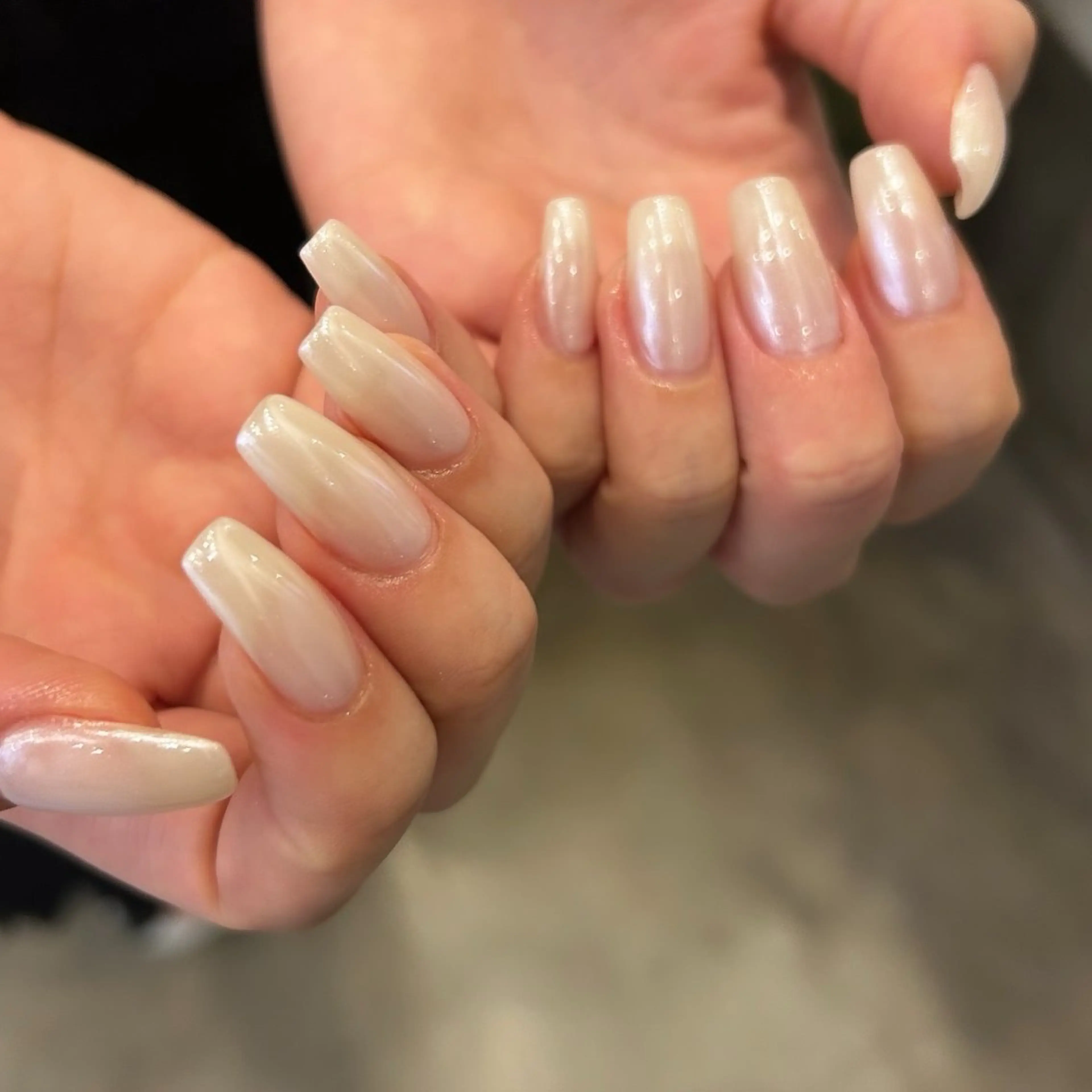 ネイル オーロラネイル ホワイト Yumi 広尾|恵比寿ネイルのネイルデザイン