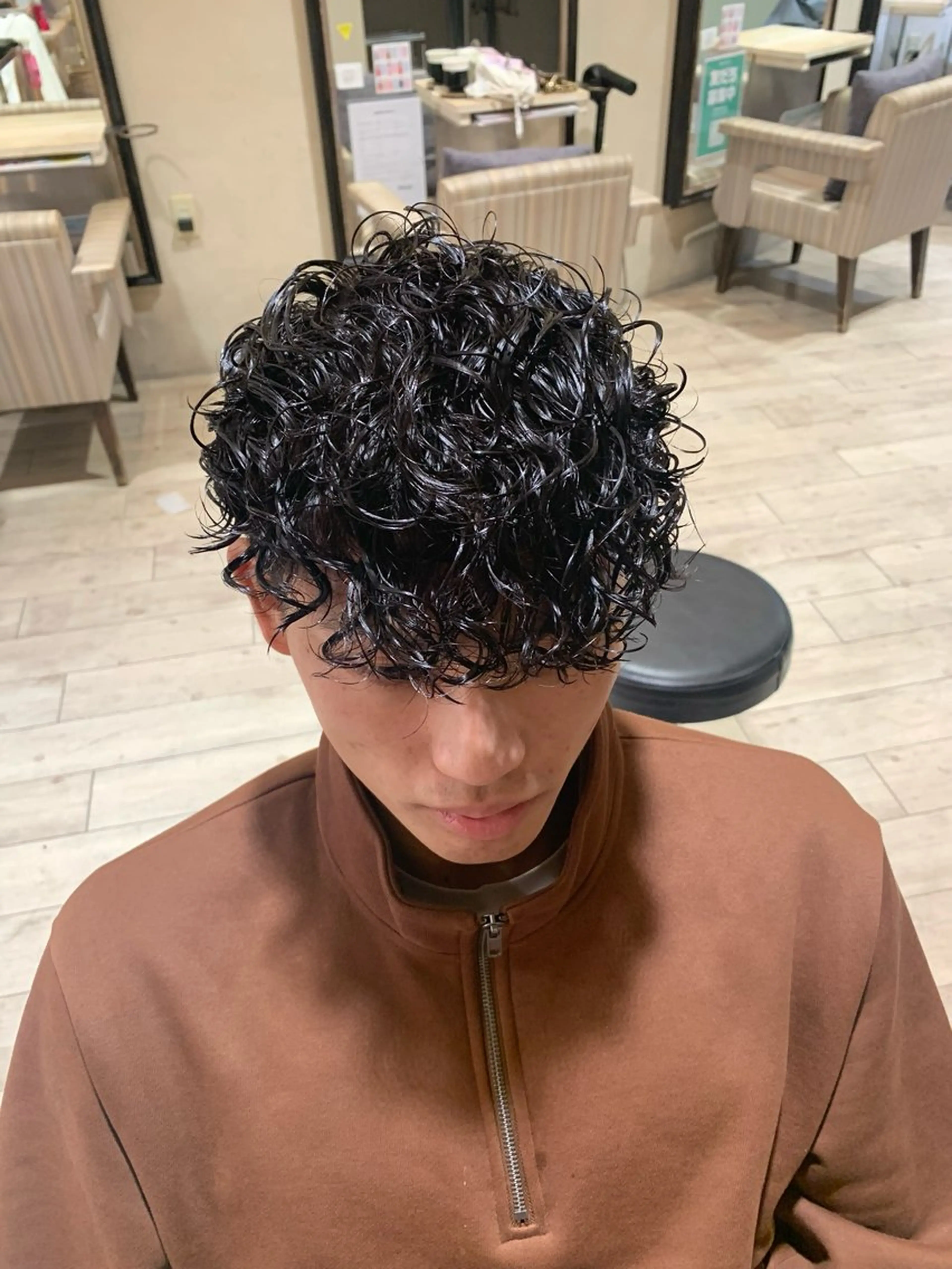 パーマ メンズ メンズブリーチ フェードカット メンズ韓国風 メンズパーマ メンズツイストパーマ 梅田マンツーマン メンズ特化美容師のヘアスタイル