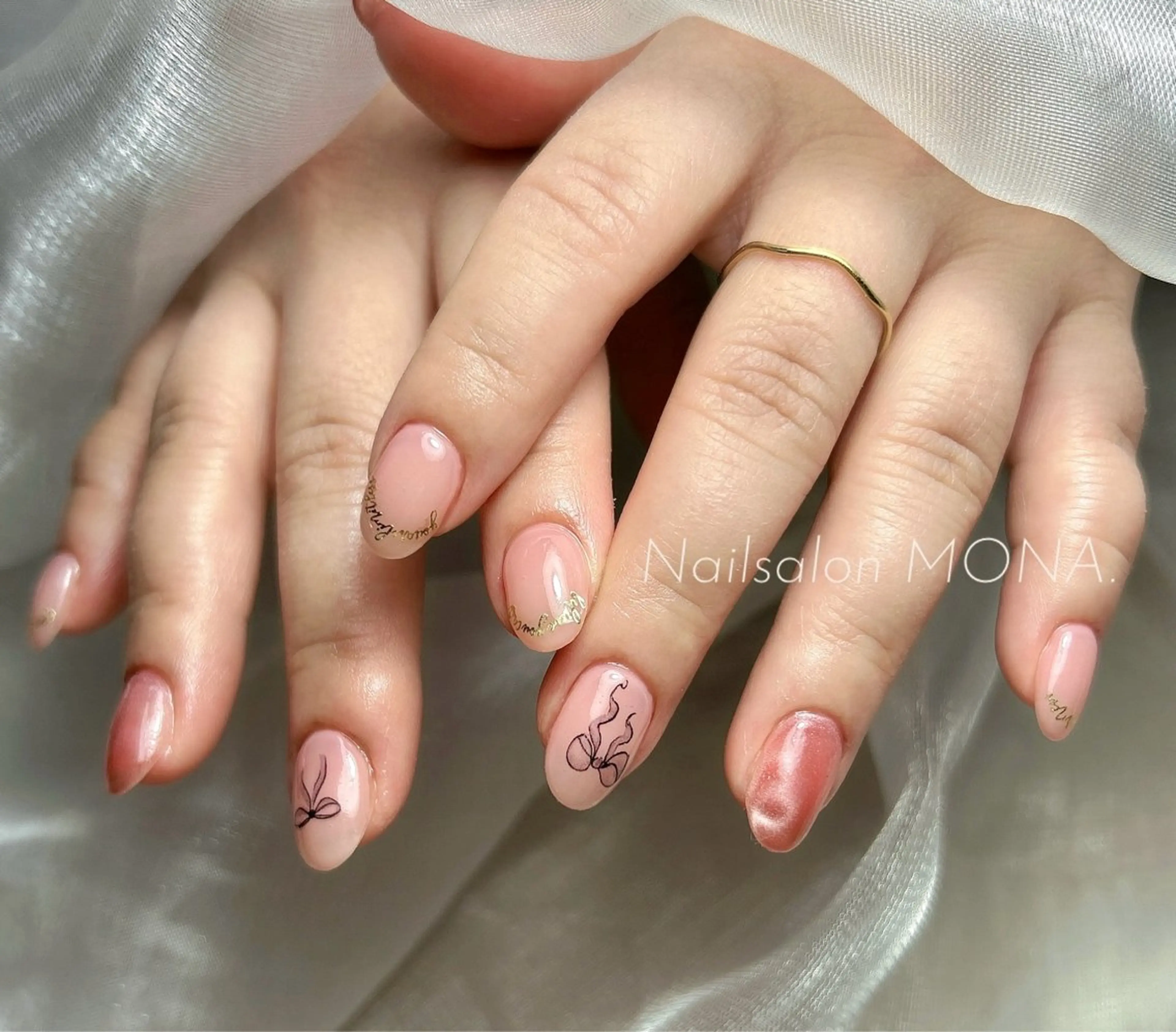 ネイル ハート マグネットネイル リボン ハンドネイル Nailsalon MONA.のネイルデザイン