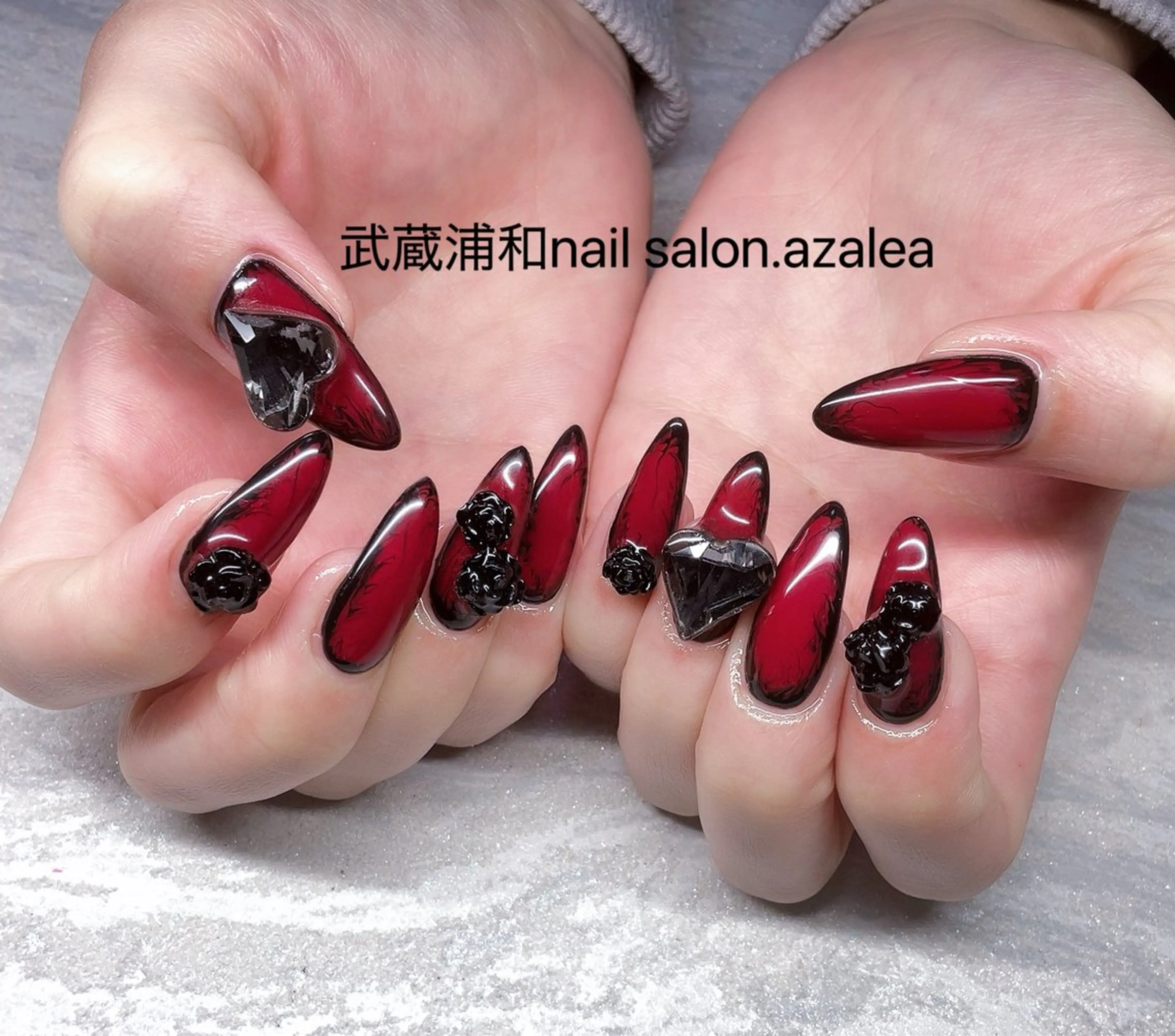 ネイル ハンドネイル R inのネイルデザイン