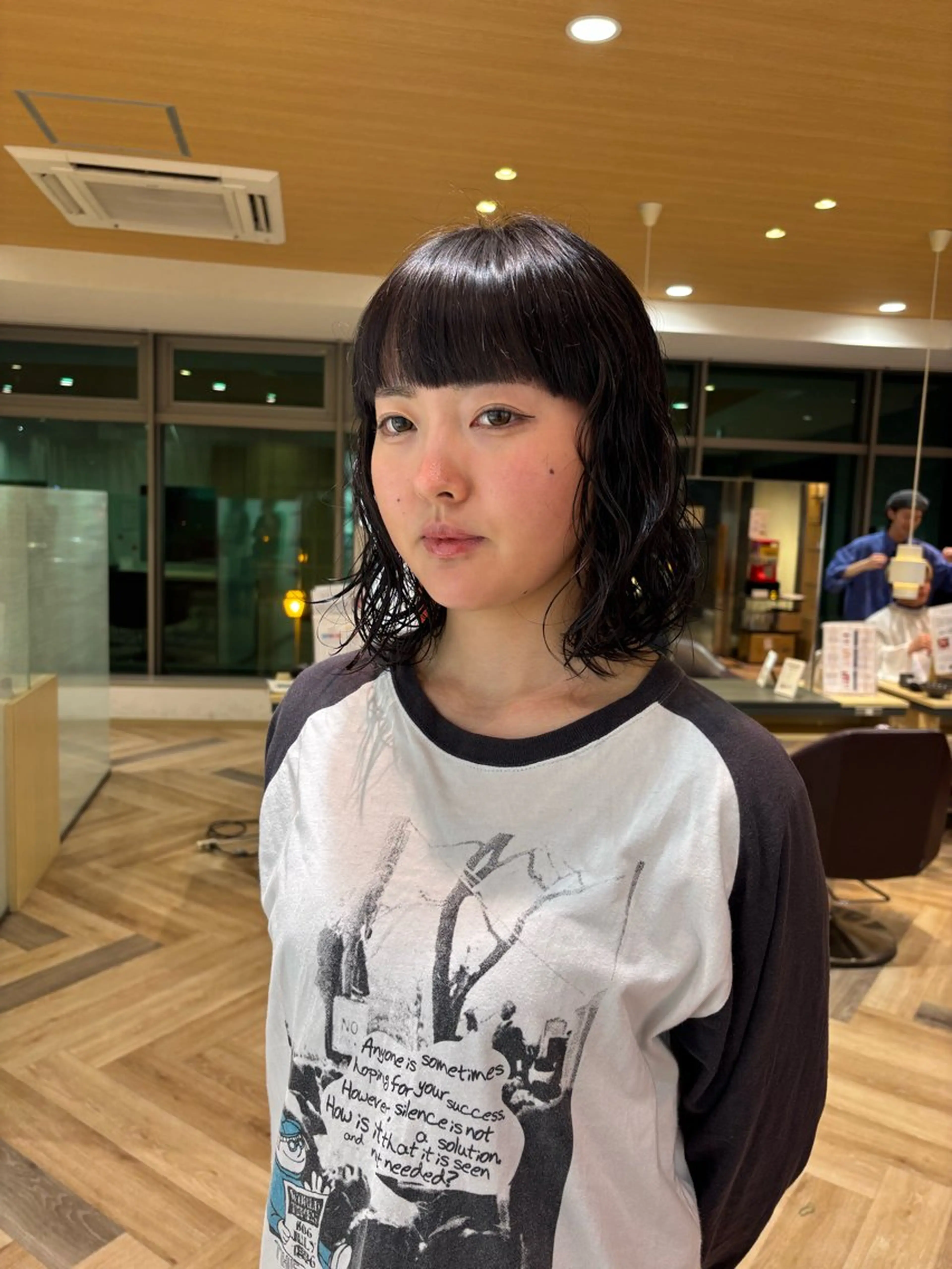 ミディアム パーマ ミディアムパーマ カット パーマ ゆい/パーマ/レイヤ ー/似合わせカラーのヘアスタイル