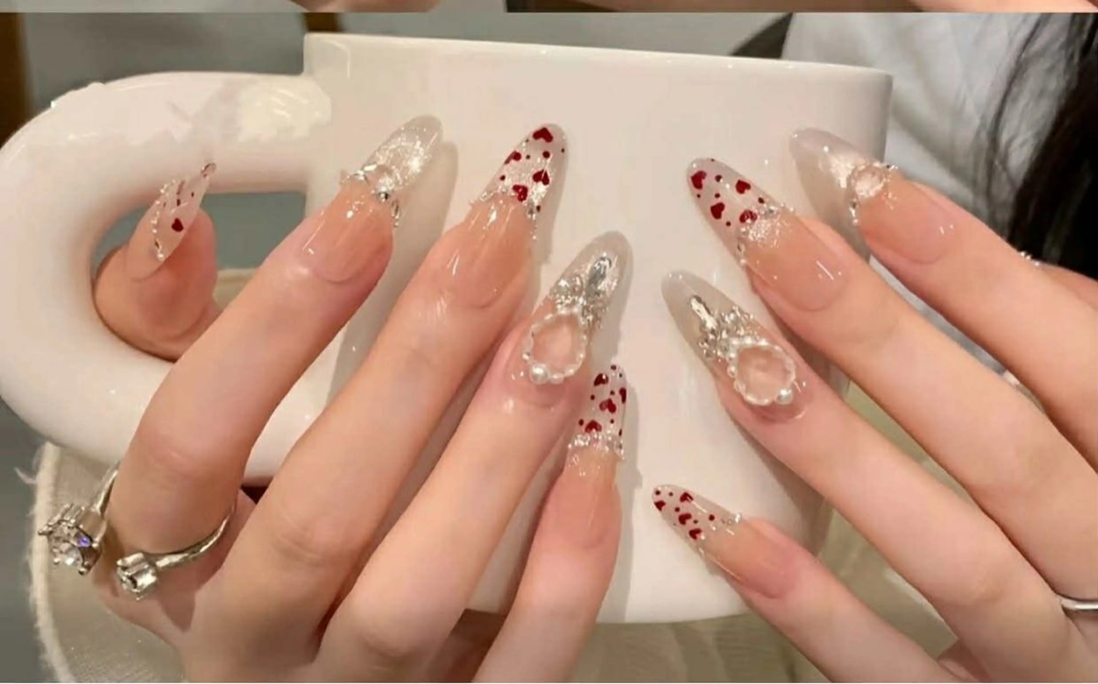 ネイル アートネイル フレンチネイル ジェルネイル キラキラネイル ニュアンスネイル Ryu Nail Studio所属・Ryu Nail YukiChanのネイルデザイン