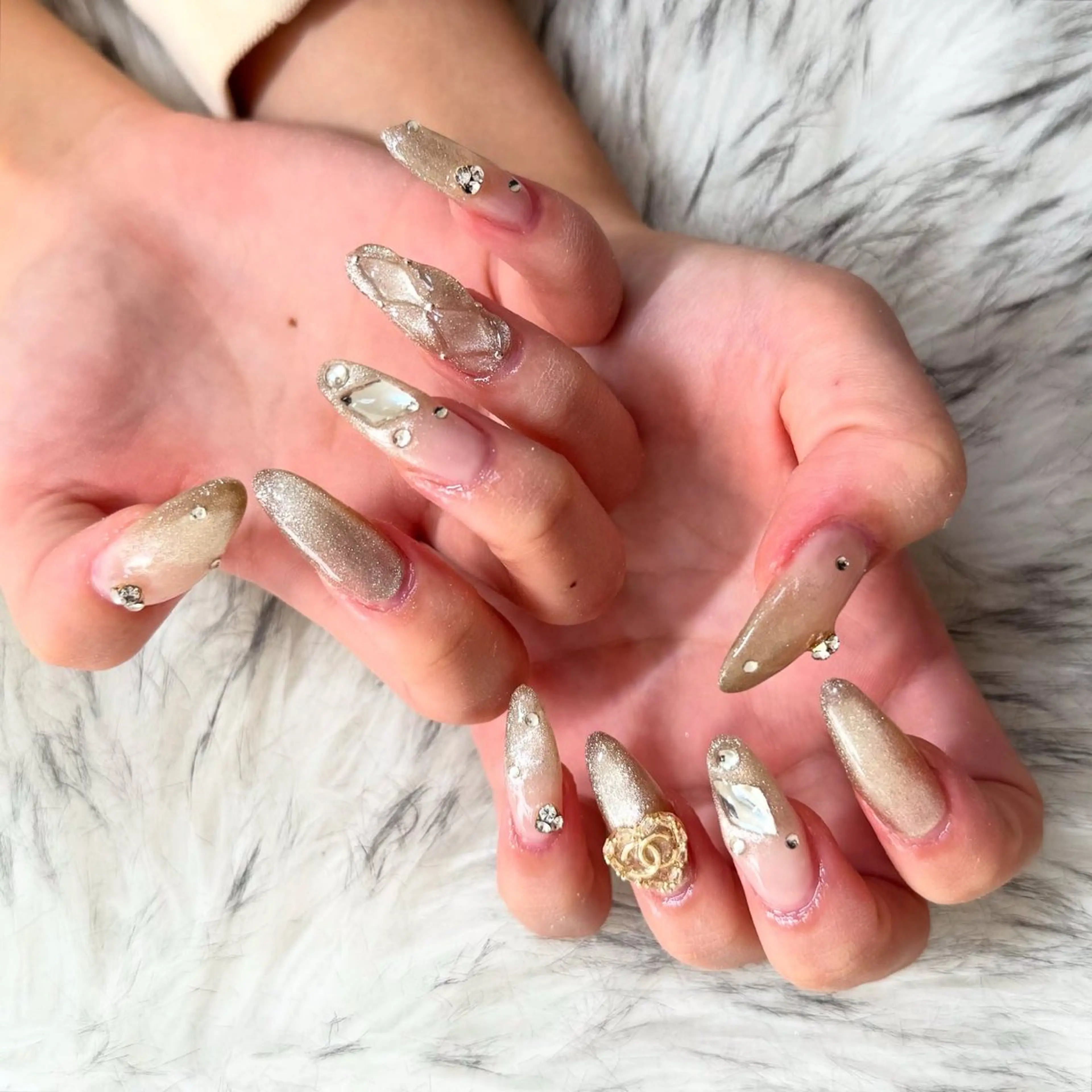 ロング ハンドネイル mao .のネイルデザイン