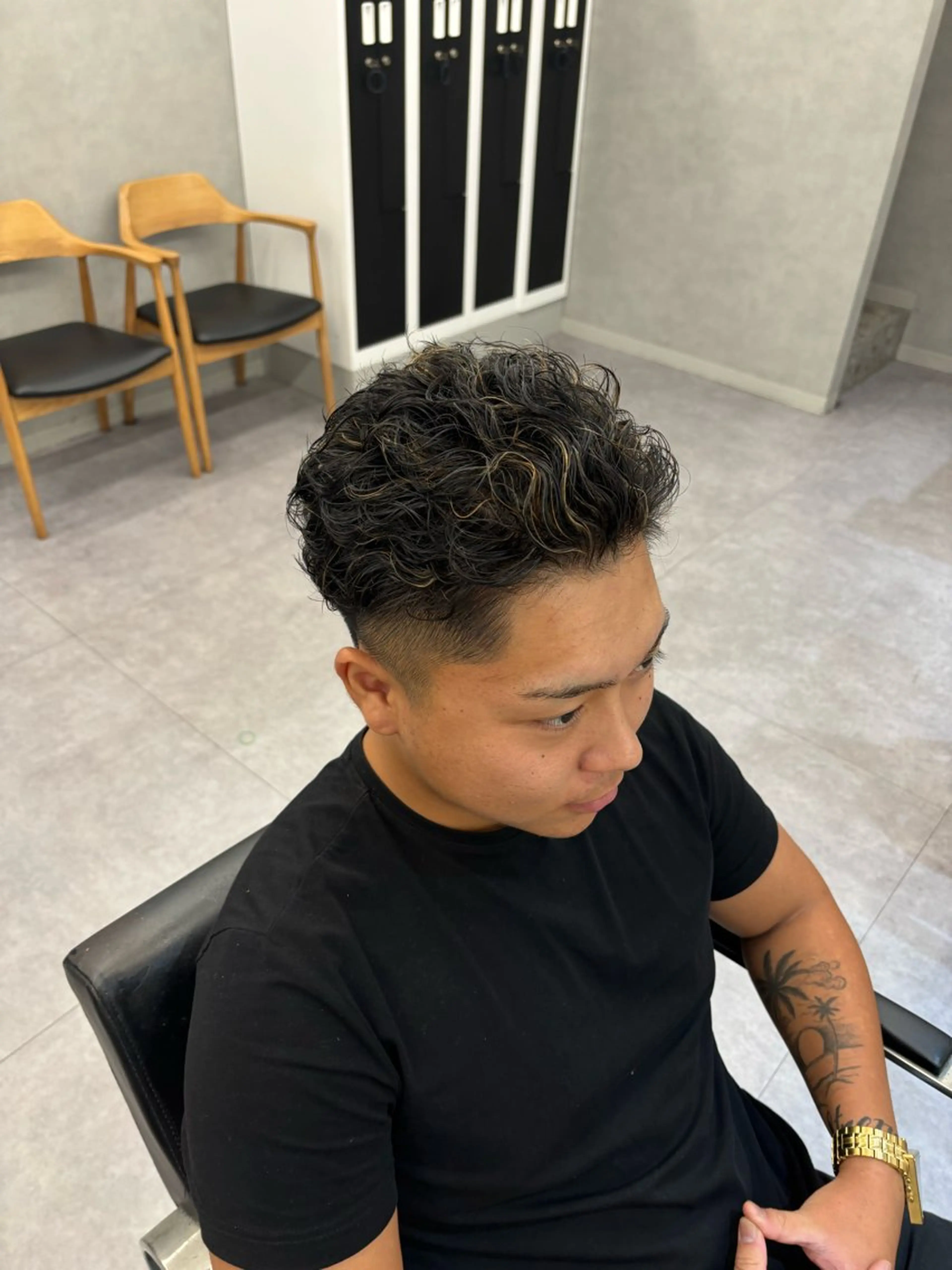 ショート パーマ メンズ 川上 凌佑のヘアスタイル