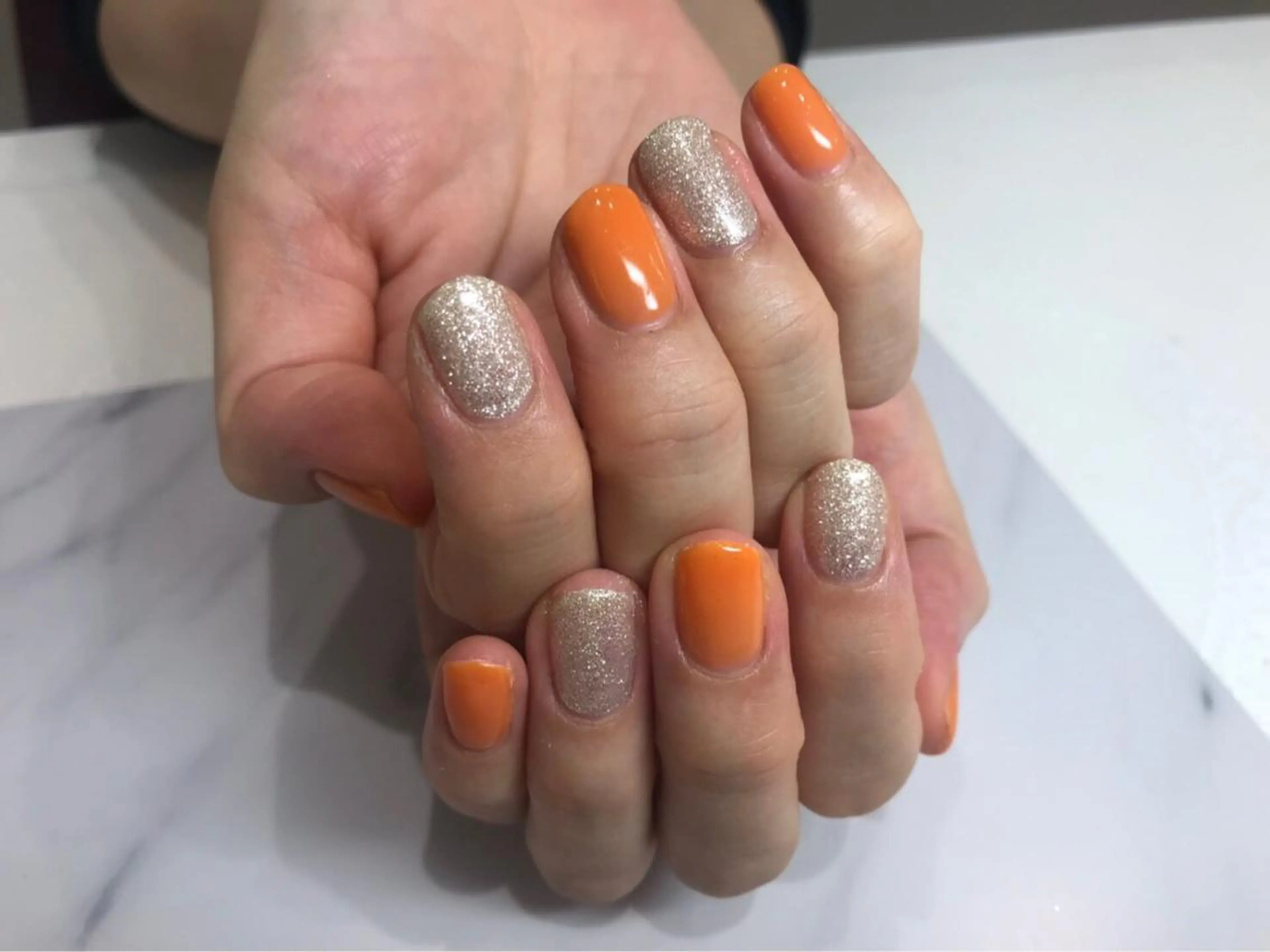 カラー ネイル マツエク・マツパ 指名支持率NO.1 スタイリストのヘアスタイル