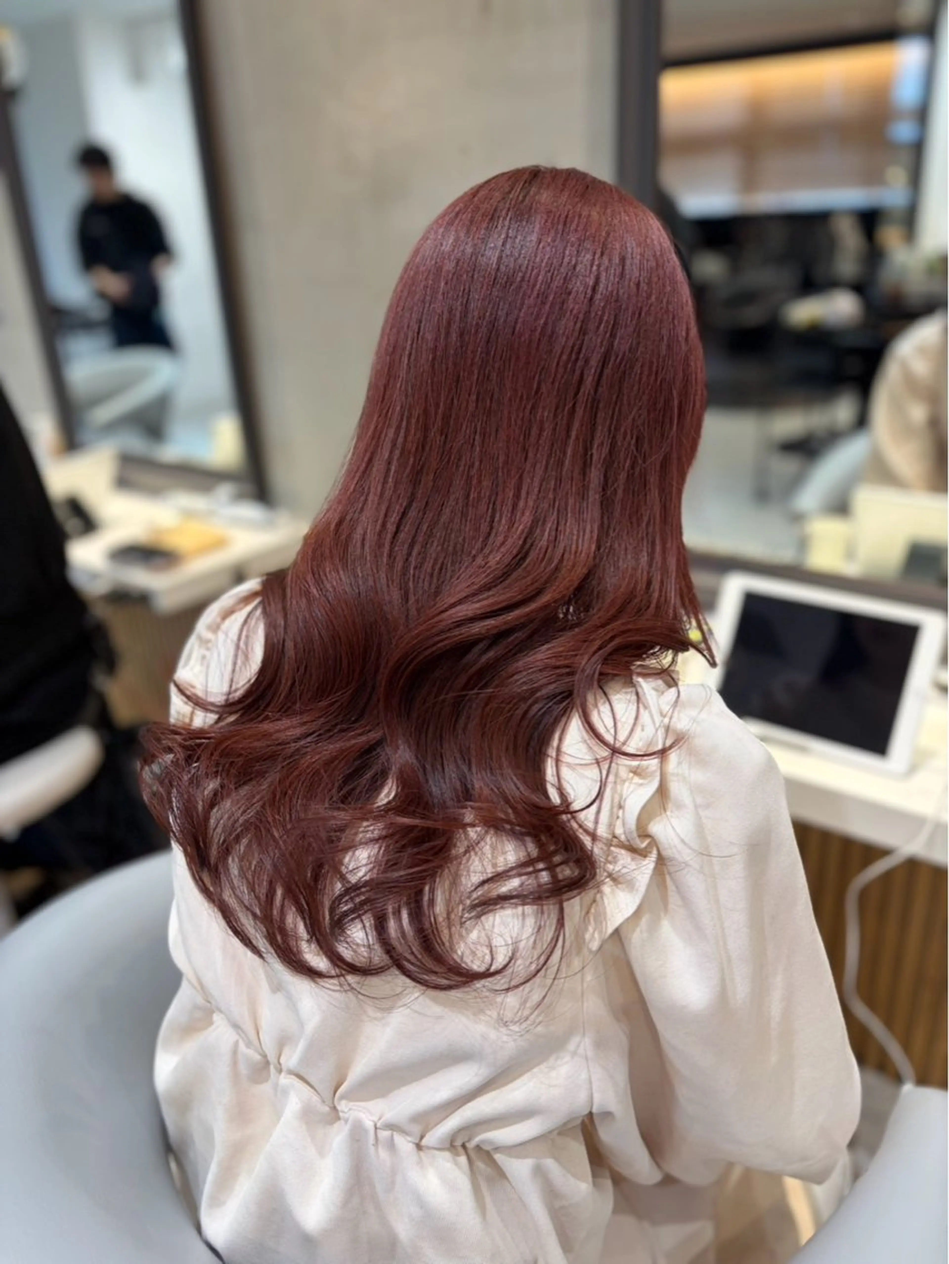 ロング ヘアカラー トリートメント イウラ ショウヤのヘアスタイル