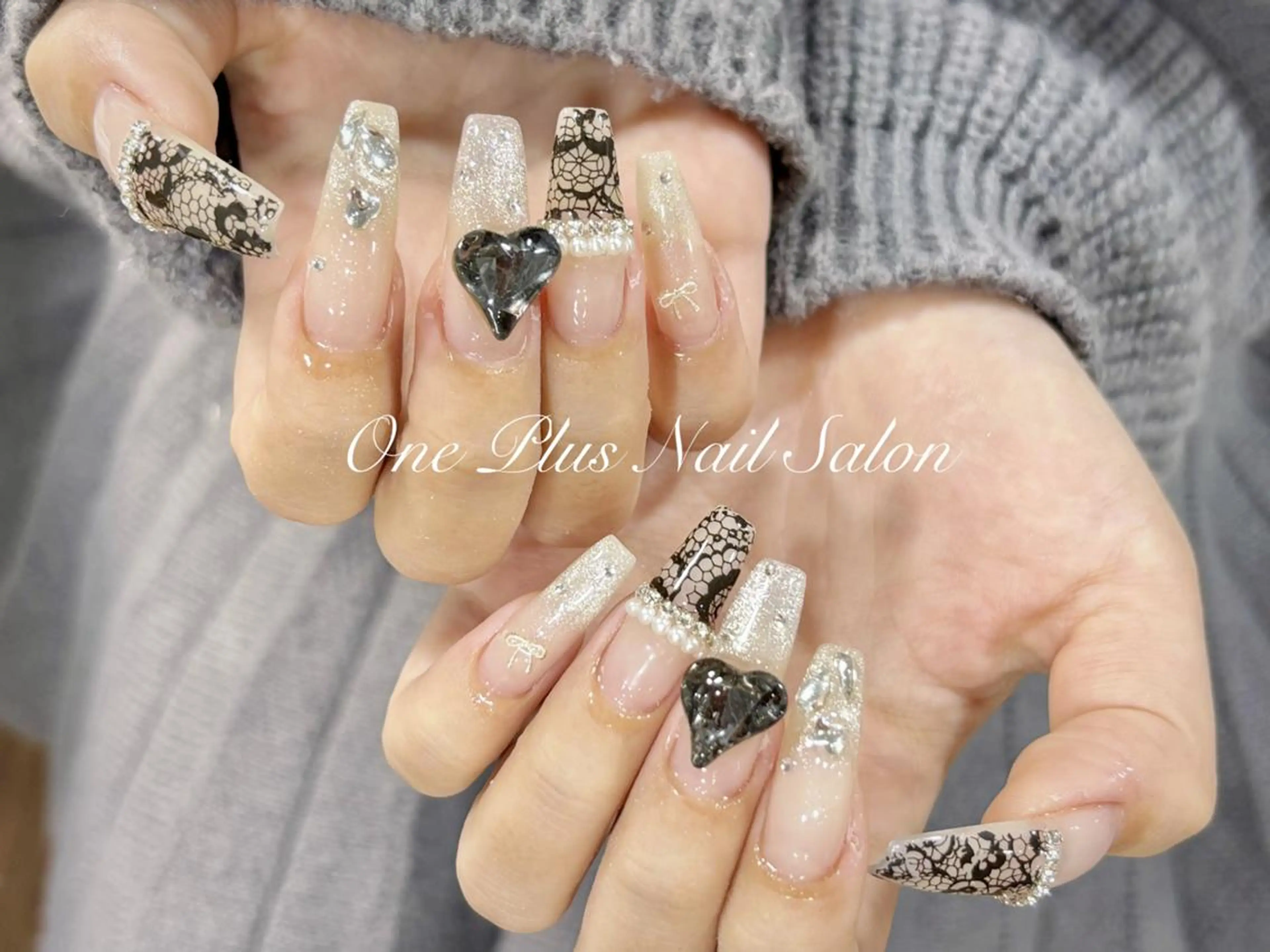 ネイル ガーリー ハート キラキラネイル 韓国ネイル ロングネイル ハンドネイル One Plus Nail Salonのネイルデザイン