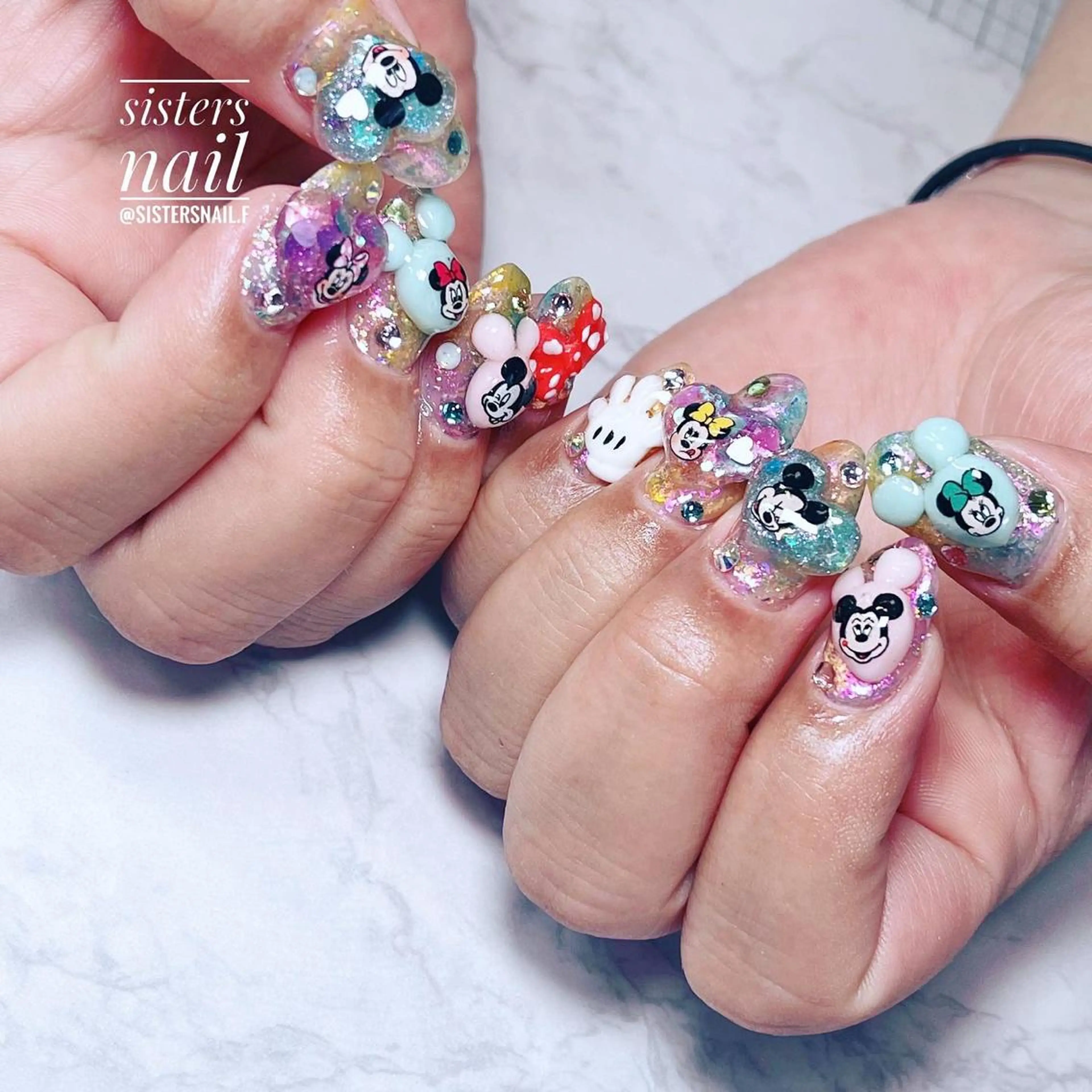 ネイル アートネイル グラデーション キラキラネイル 持ち込み 夏ネイル sisters nail.fのネイルデザイン