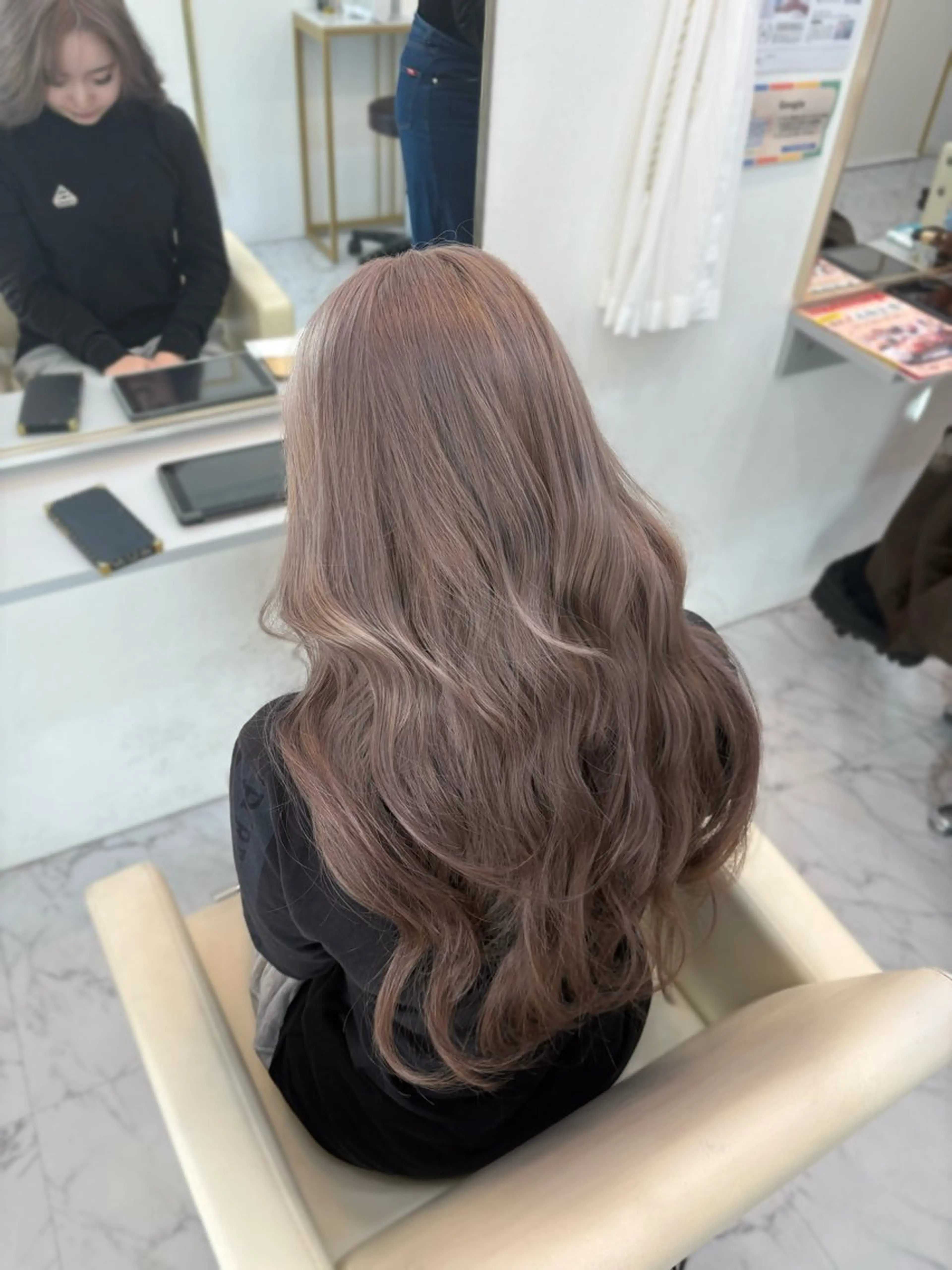 ロング カラー meulu-所属・渡邉 怜のヘアスタイル