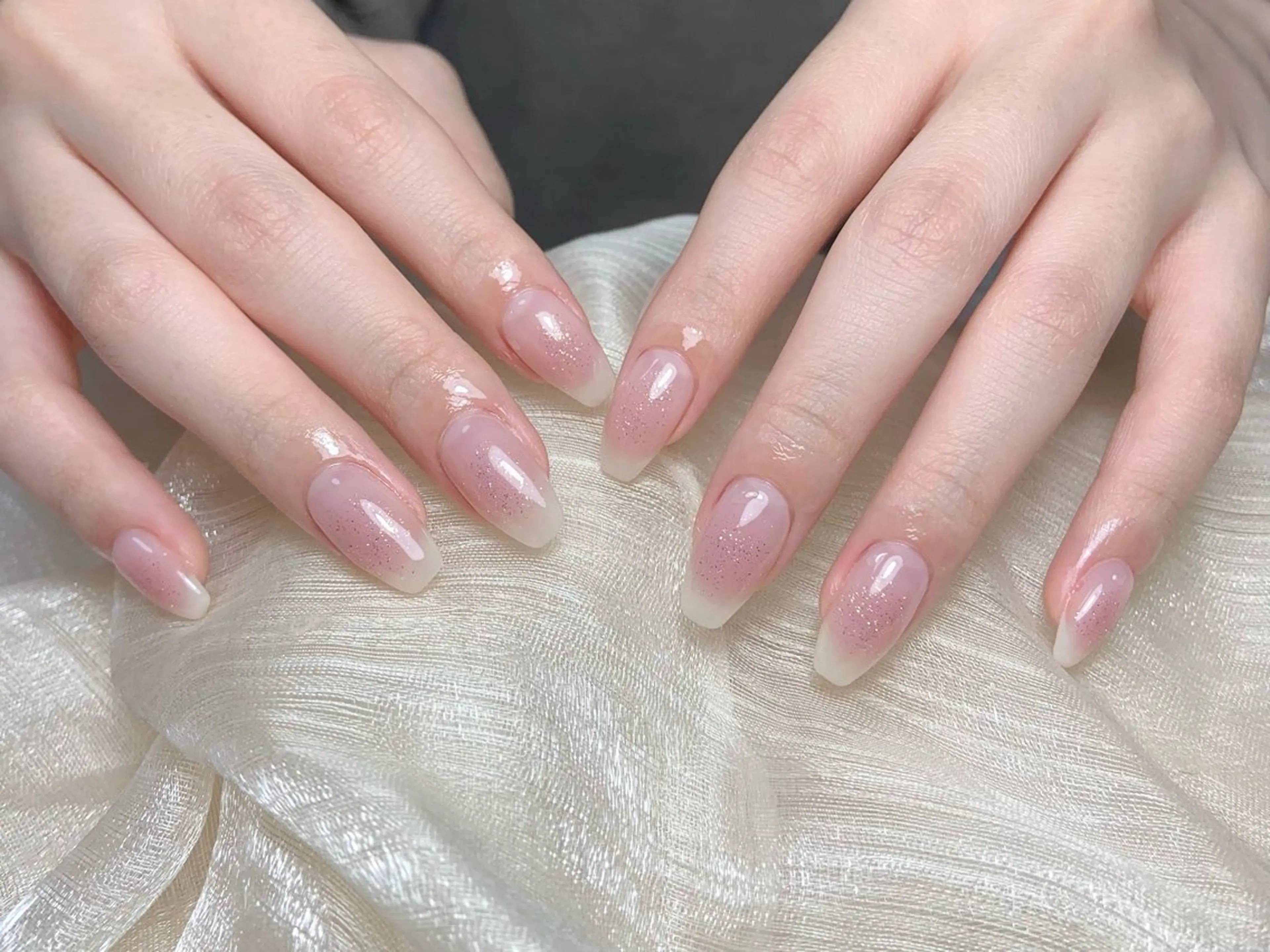 ネイル オーロラネイル チークネイル フレンチネイル ジェルネイル ガラスフレンチ ハンドネイル Nail Jolie所属・Nail Jolieのネイルデザイン