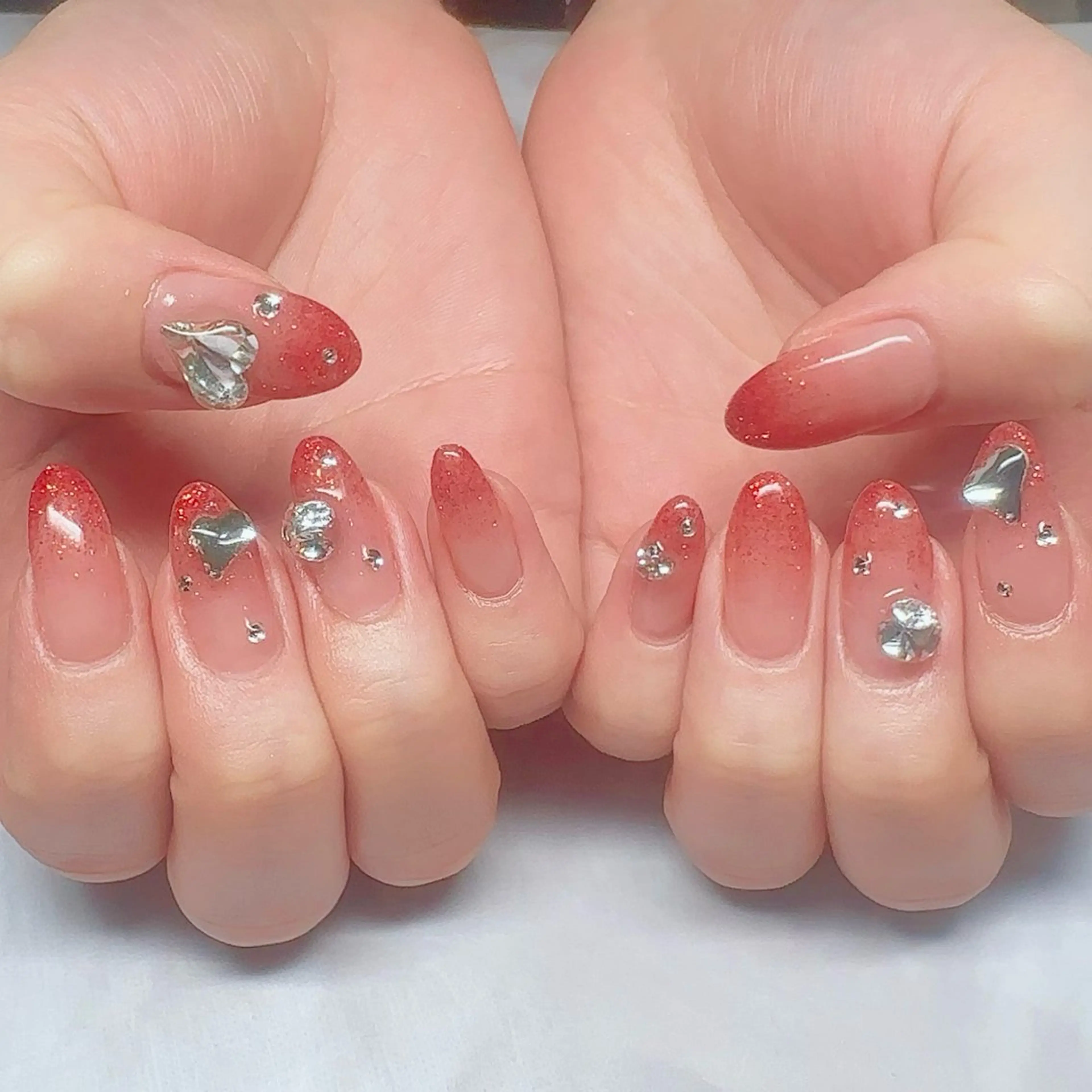 ネイル キラキラネイル ラメ(グリッター) ラメグラデーション ストーンネイル ハンドネイル C for nailのネイルデザイン