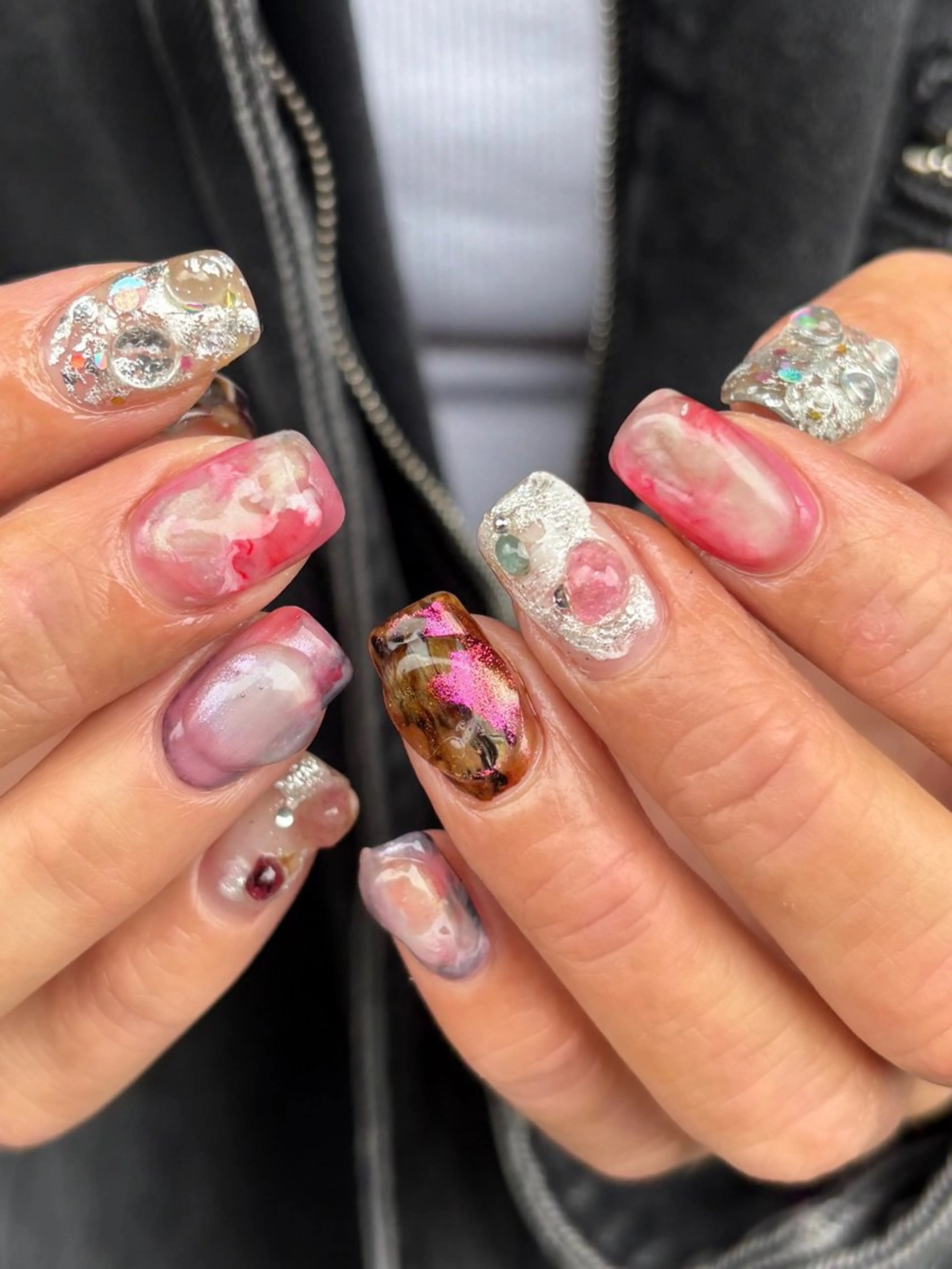 ネイル キラキラネイル ハンドネイル chika ／ nailのネイルデザイン