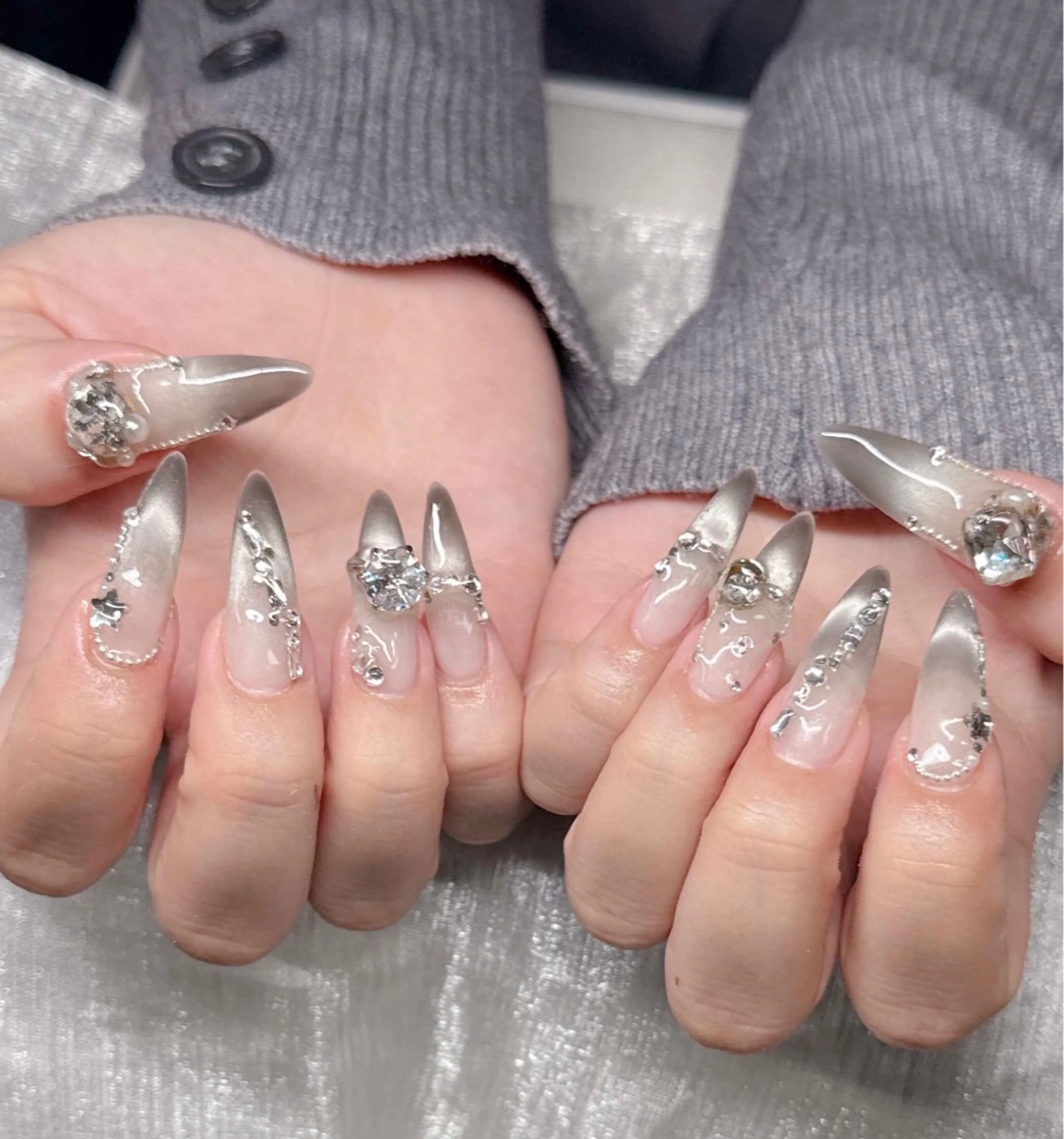 ネイル 長さ出し グラデーション キラキラネイル マグネットネイル ニュアンスネイル ハンドネイル Lee Ainのネイルデザイン