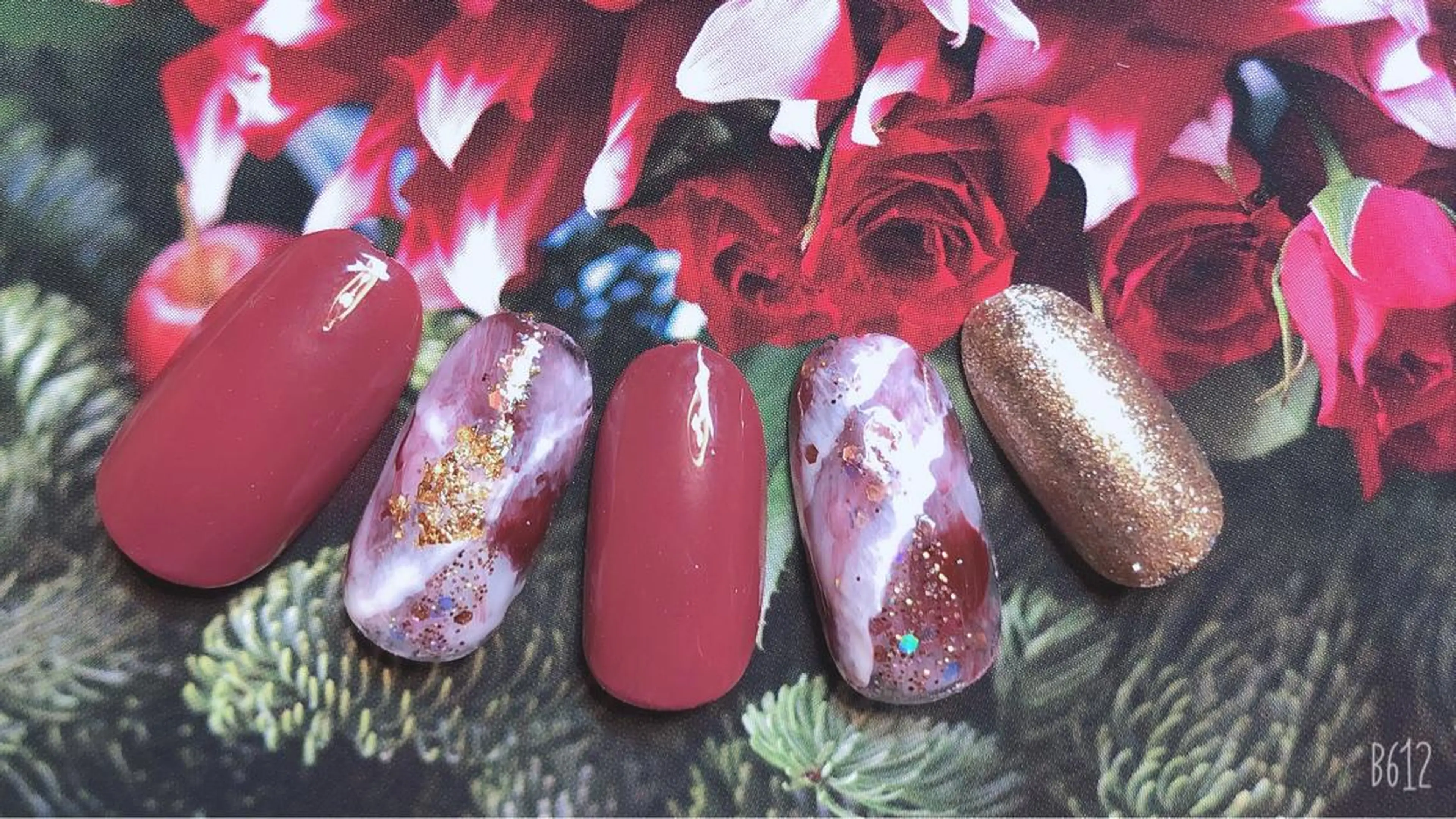 ネイル mayu 𓃠のネイルデザイン