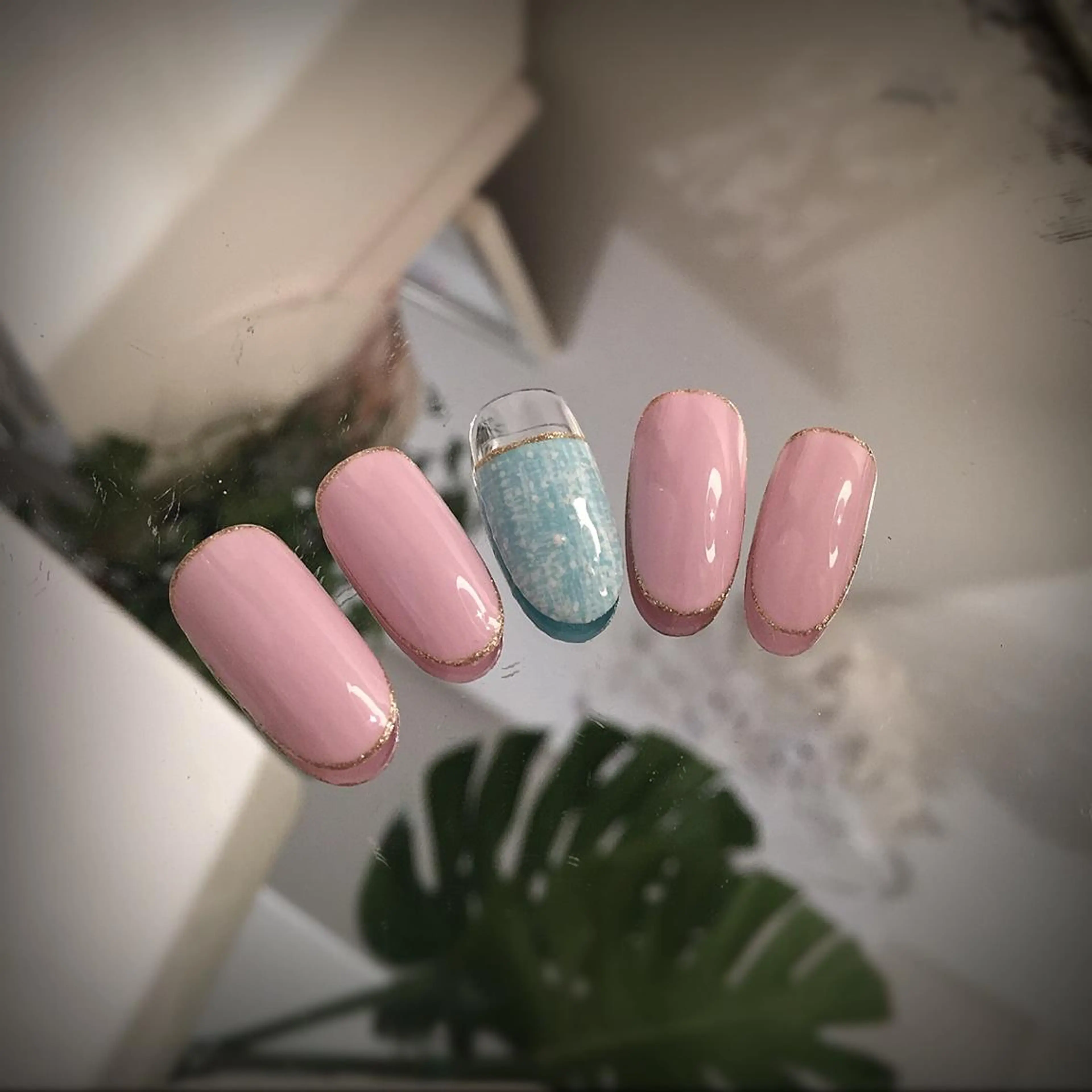 ネイル ジェルネイル ツイードネイル atelier chic+所属・atelier chic+のネイルデザイン