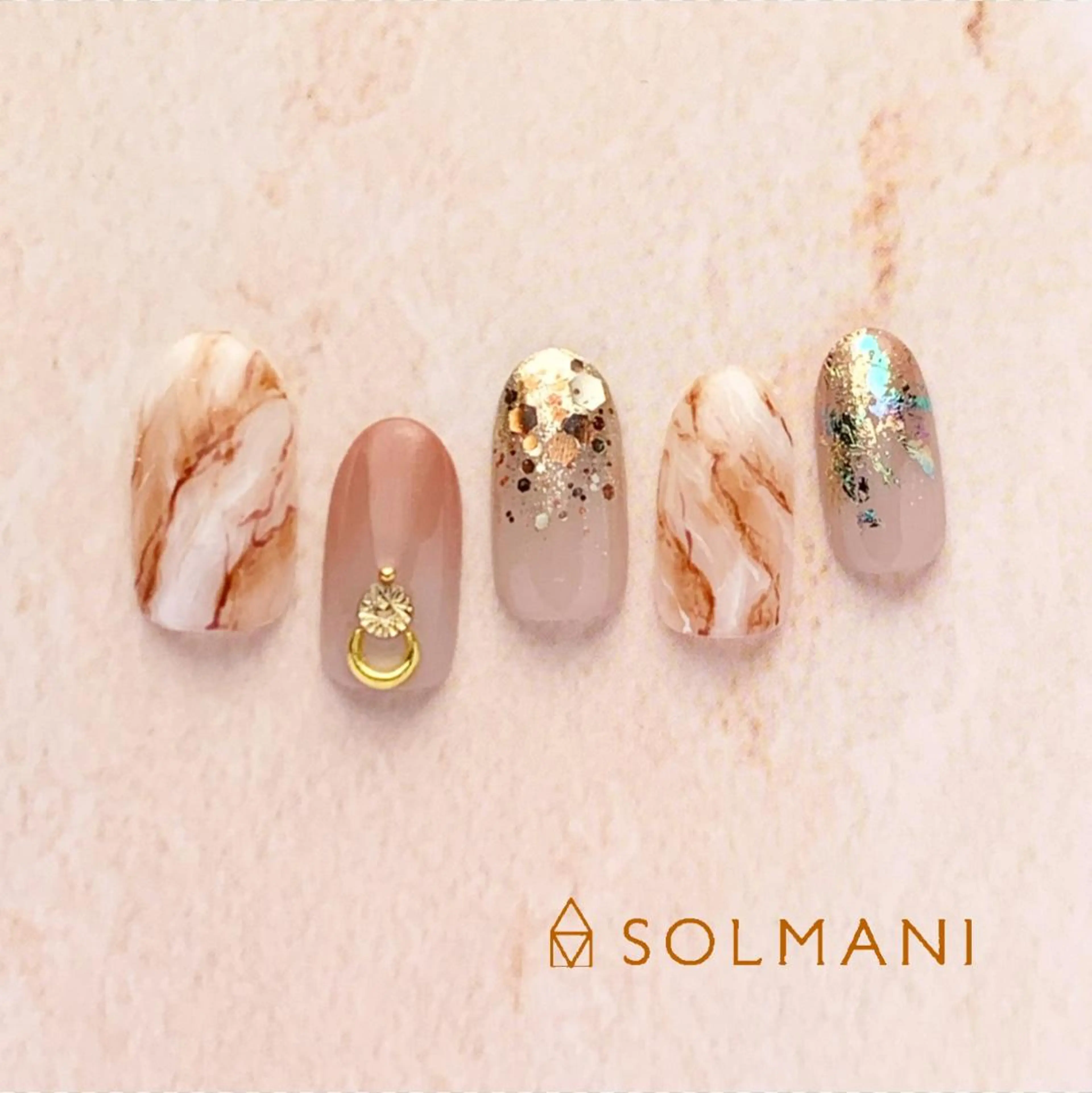 ネイル 大理石ネイル(マーブル) ニュアンスネイル SOLMANI 予約担当のネイルデザイン