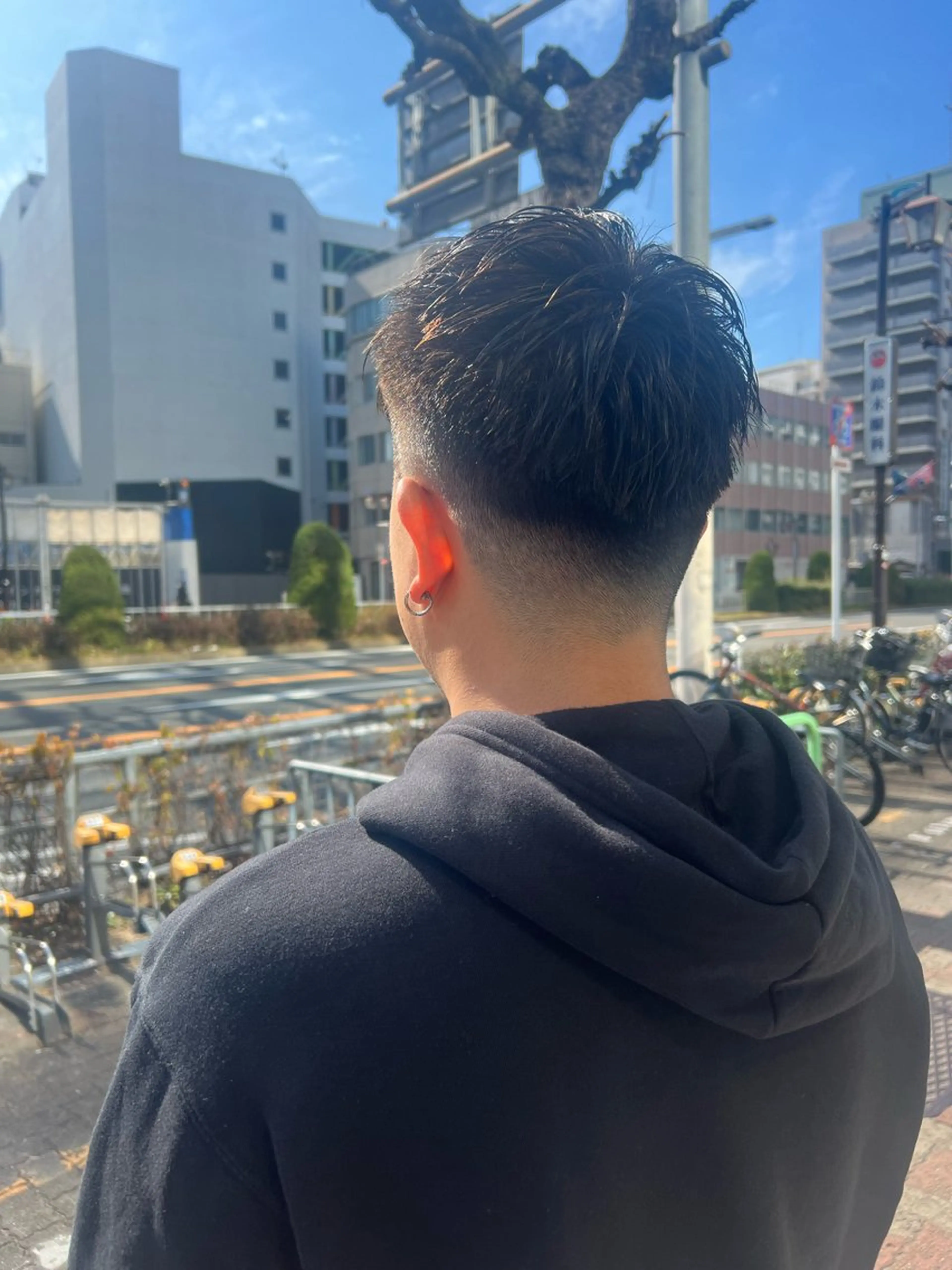 メンズ フェードカット スパイキーショート メ イのヘアスタイル