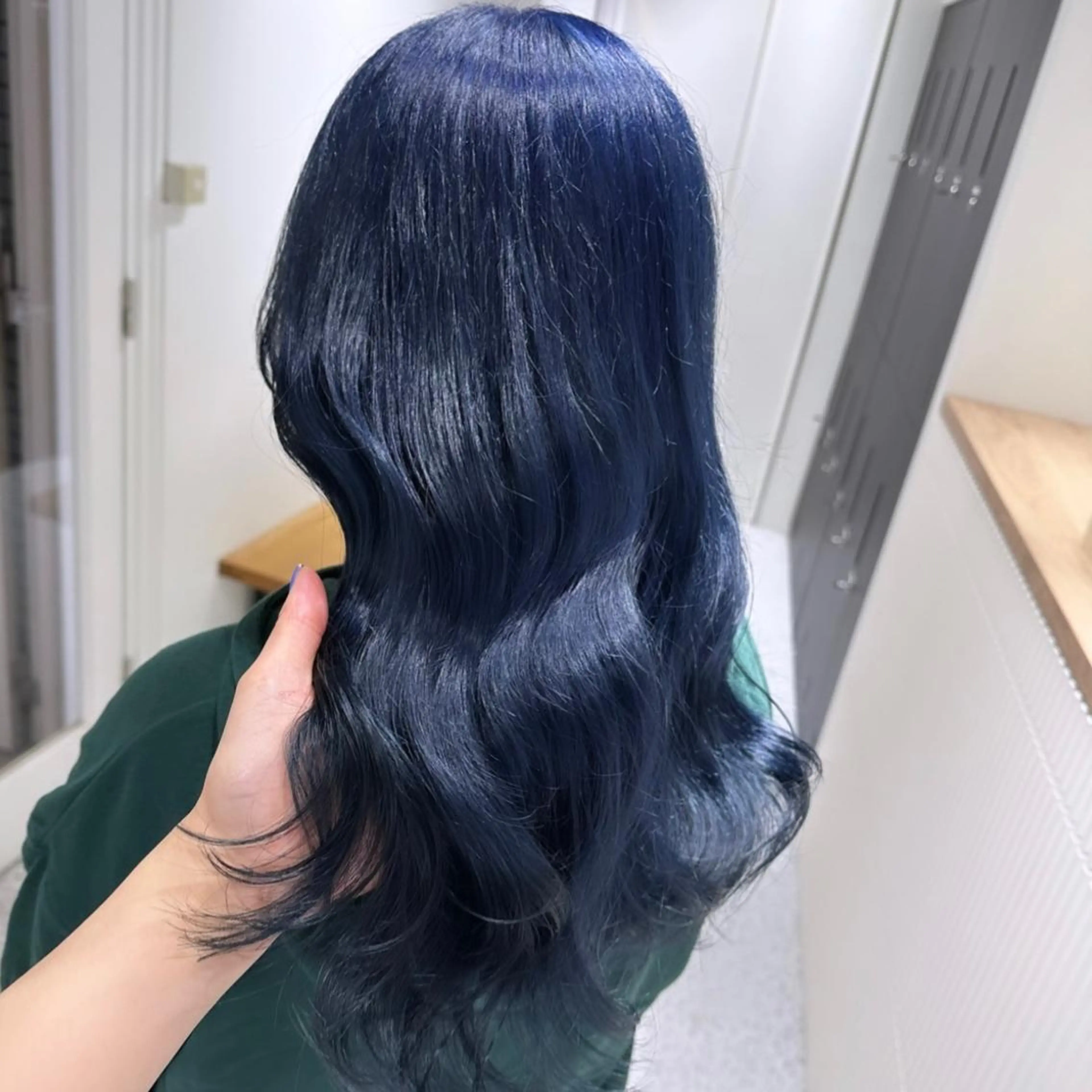 ロング カラー ブリーチ ブルーカラー ネイビーカラー GO TODAY SHARE SALON 原宿本店所属・ブリーチ/ハイトーン 艶カラー/ユリナのヘアスタイル