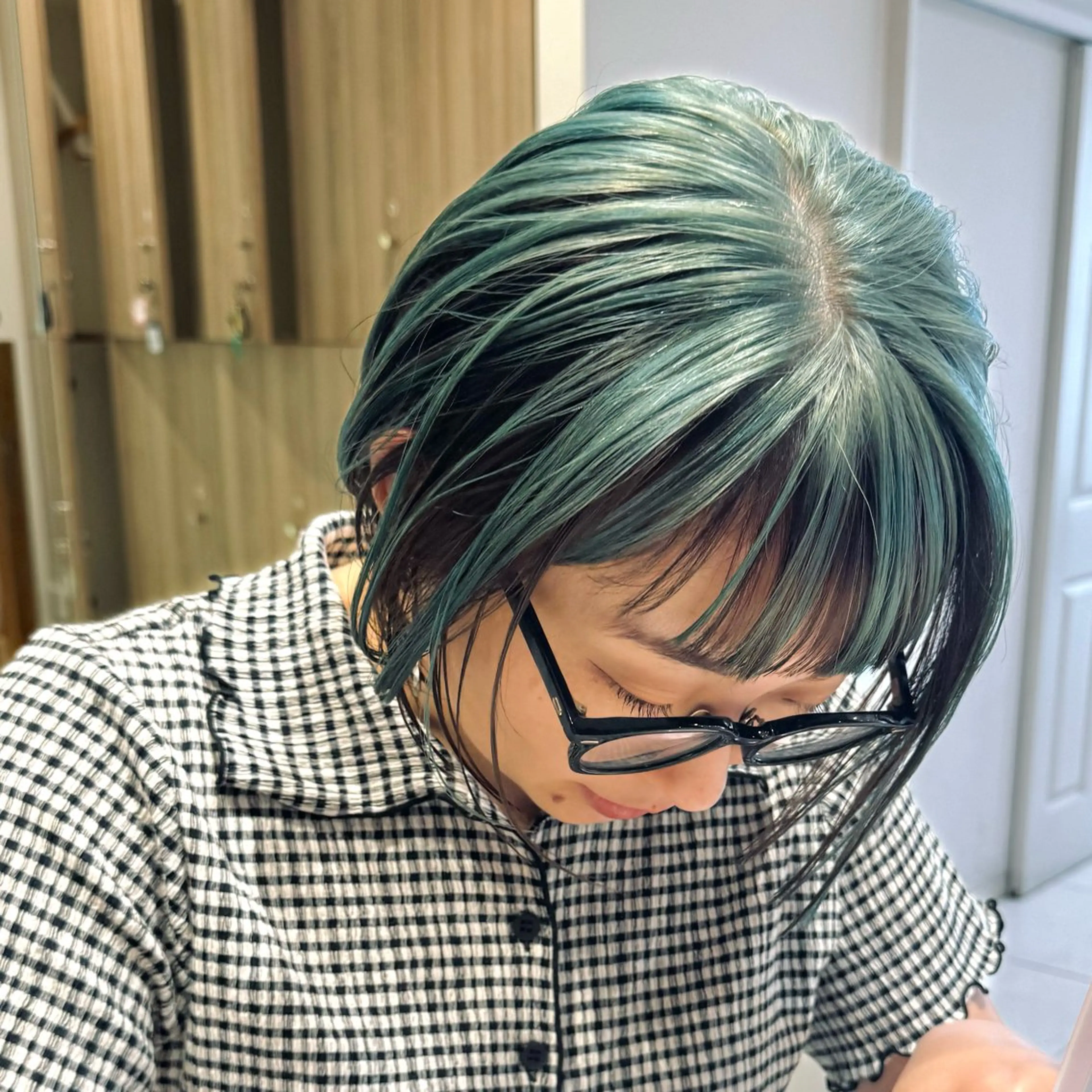 ショート カラー ハイライトカラー インナーカラー ハイライト カット ヘアカラー トリートメント ウエモト　タク ショート/レイヤーのヘアスタイル