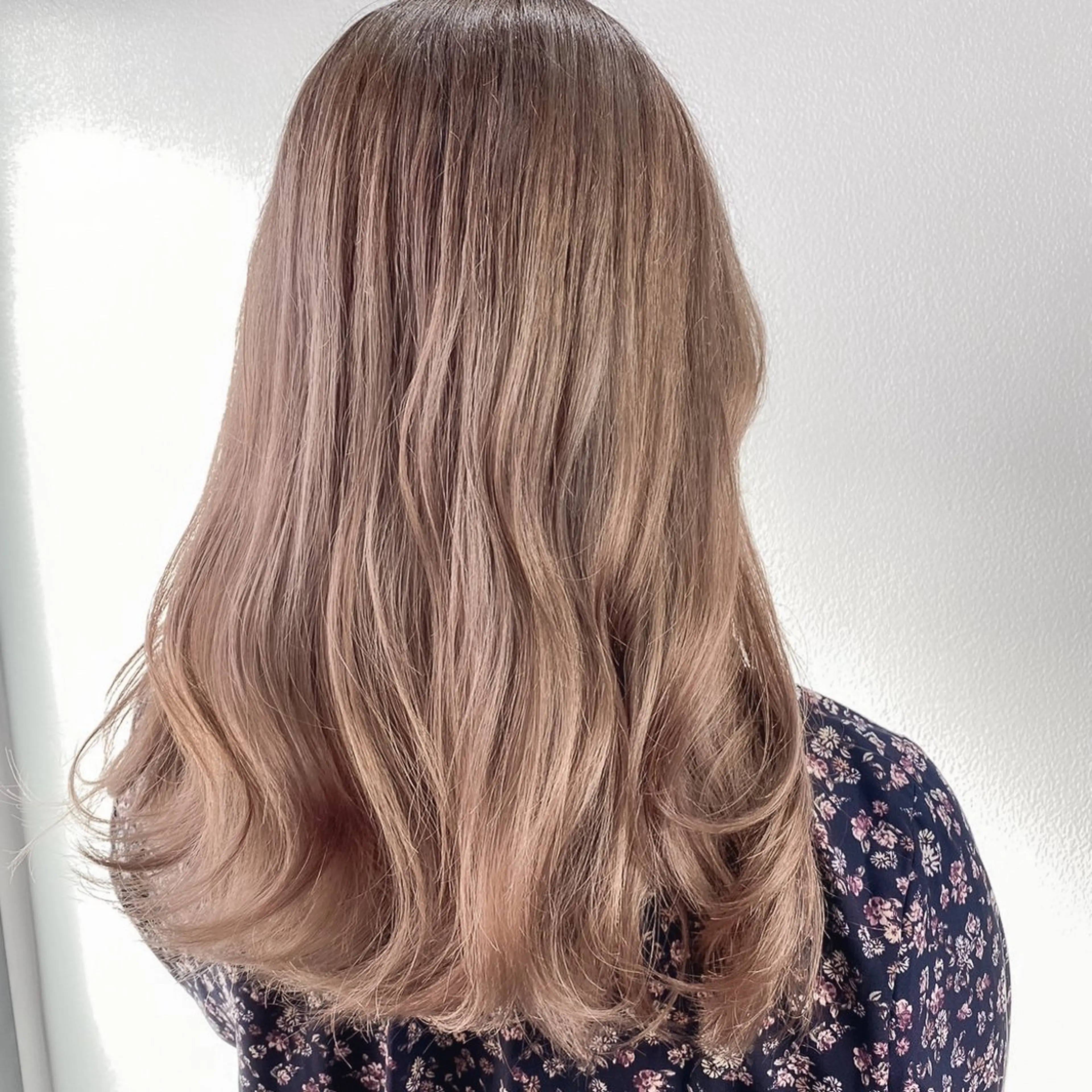 ロング カラー ベージュカラー カット ヘアカラー トリートメント 透明感カラー/パーマ 🌀アオノのヘアスタイル