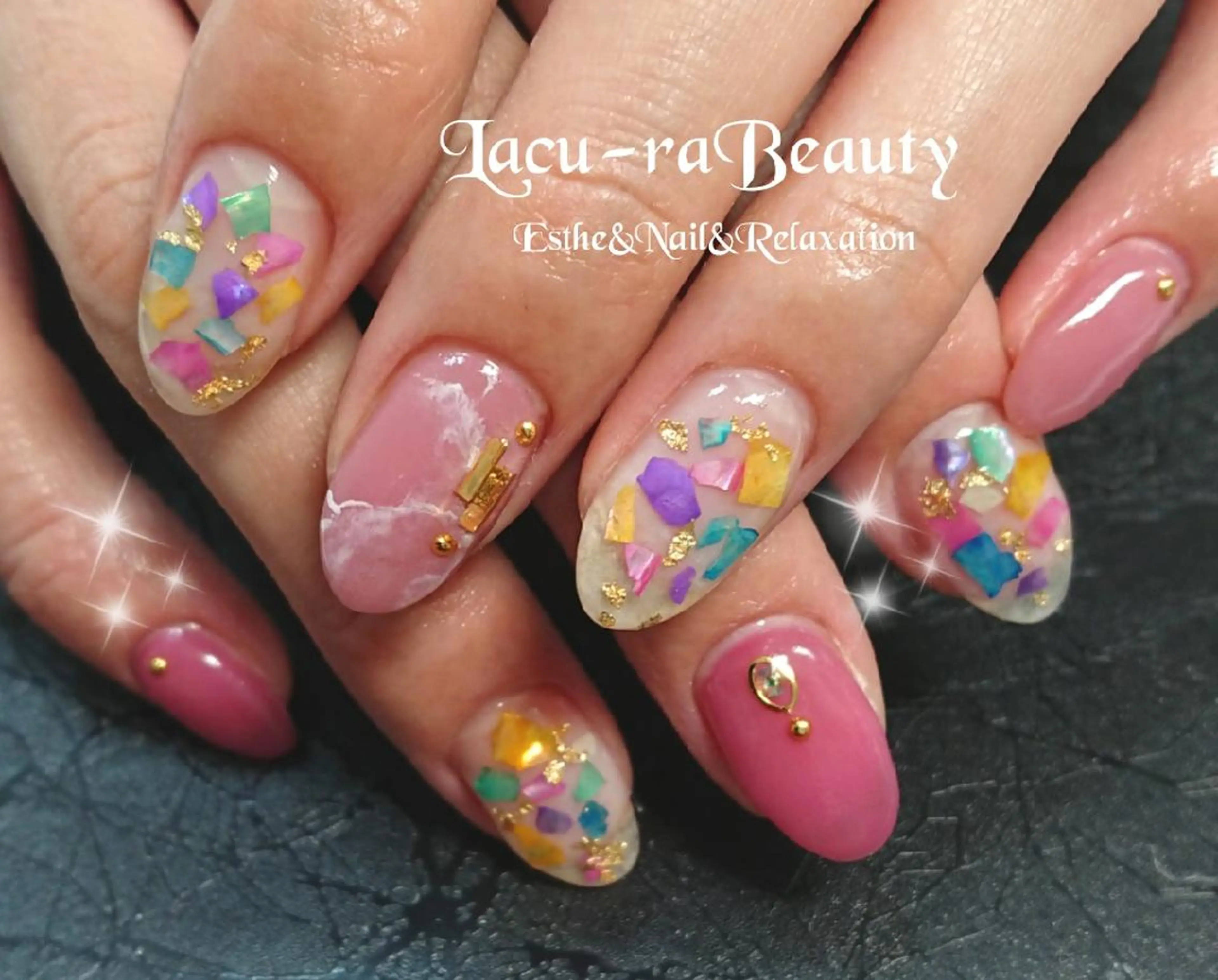 ネイル アートネイル 小顔と腸の専門店 ラクーラビューティのエステ・リラクイメージ