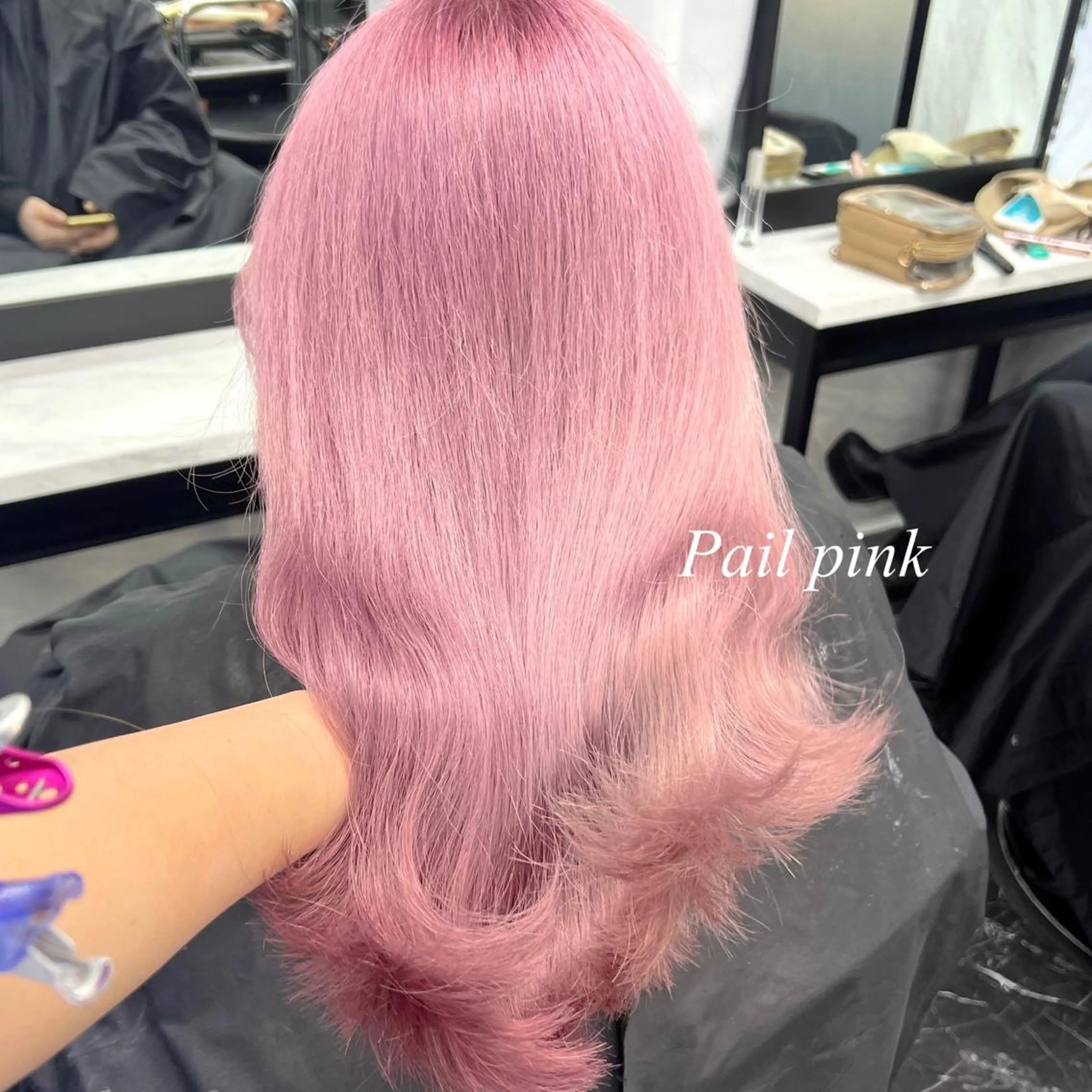 ロング カラー シールエクステ ハイトーンカラー エクステ ヘアカラー トリートメント シールエクステ特化 ハイトーン、NANAのヘアスタイル