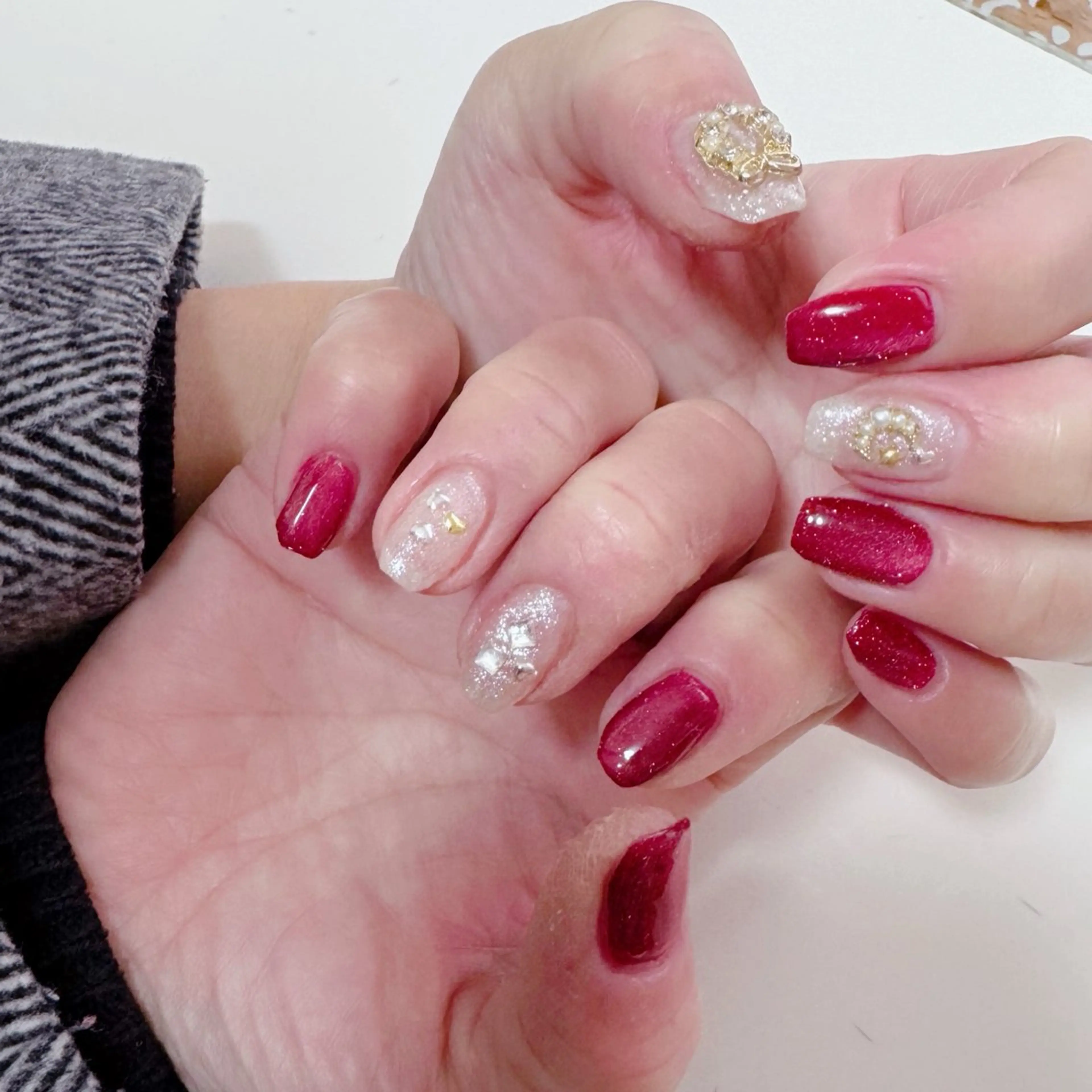 ネイル キラキラネイル 赤色 冬ネイル クリスマス maruyasu. yのネイルデザイン