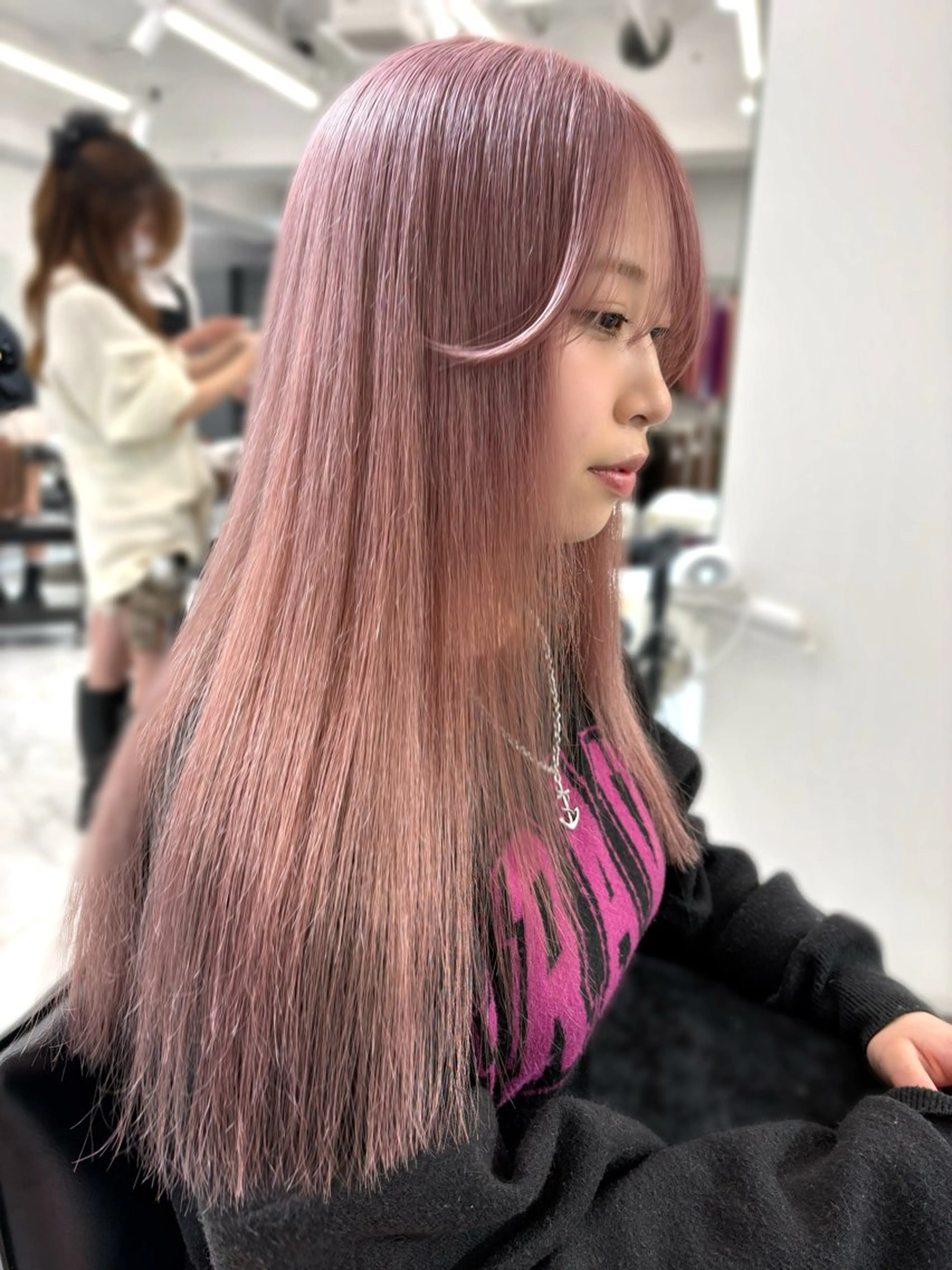 セミロング カラー ベージュカラー ブリーチ ダブルカラー ピンクカラー ピンクベージュ ヘアカラー haruka /韓国レイヤーのヘアスタイル