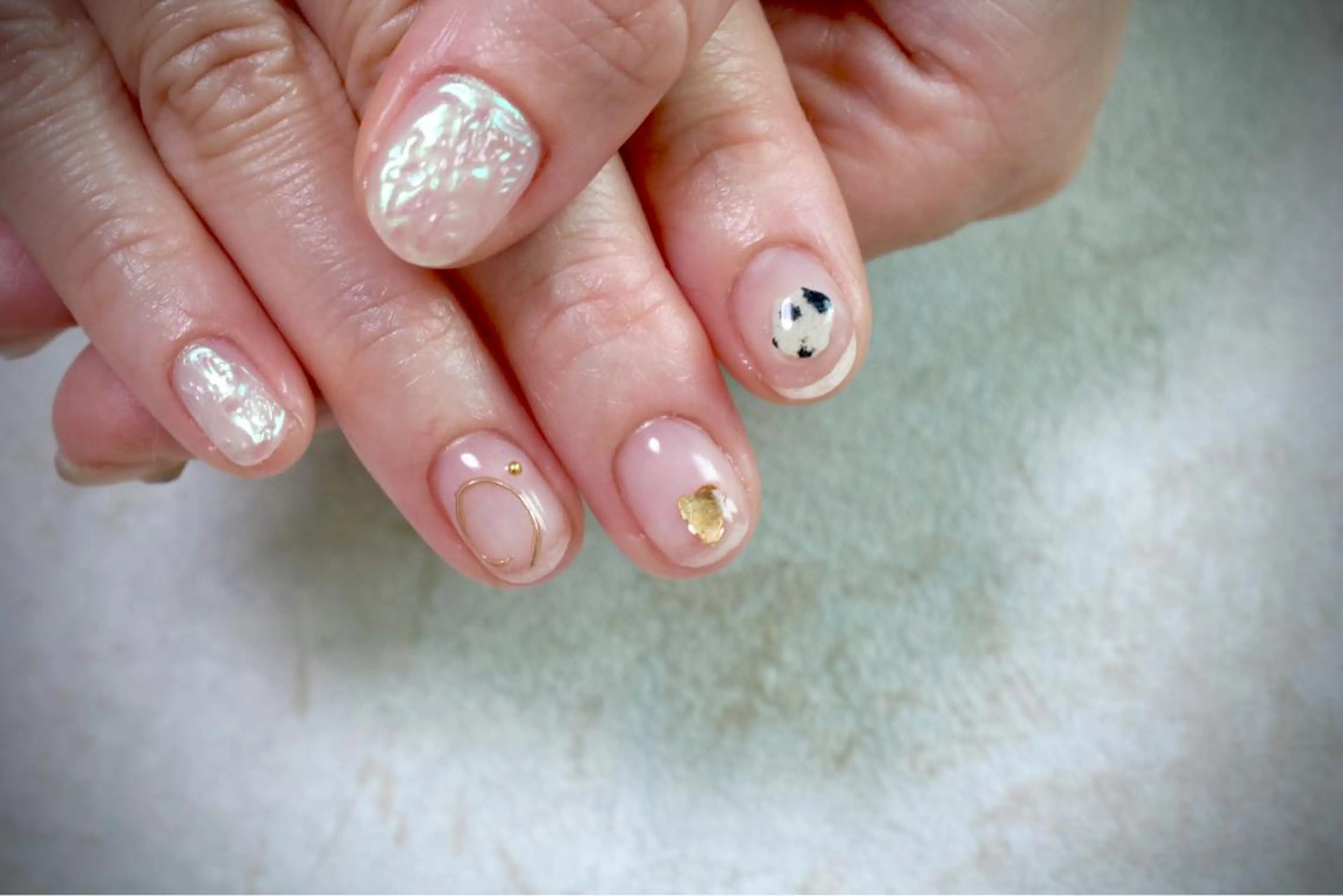 ネイル オーロラネイル カジュアル ジェルネイル ラメ(グリッター) マグネットネイル ハンドネイル MH Nailのネイルデザイン