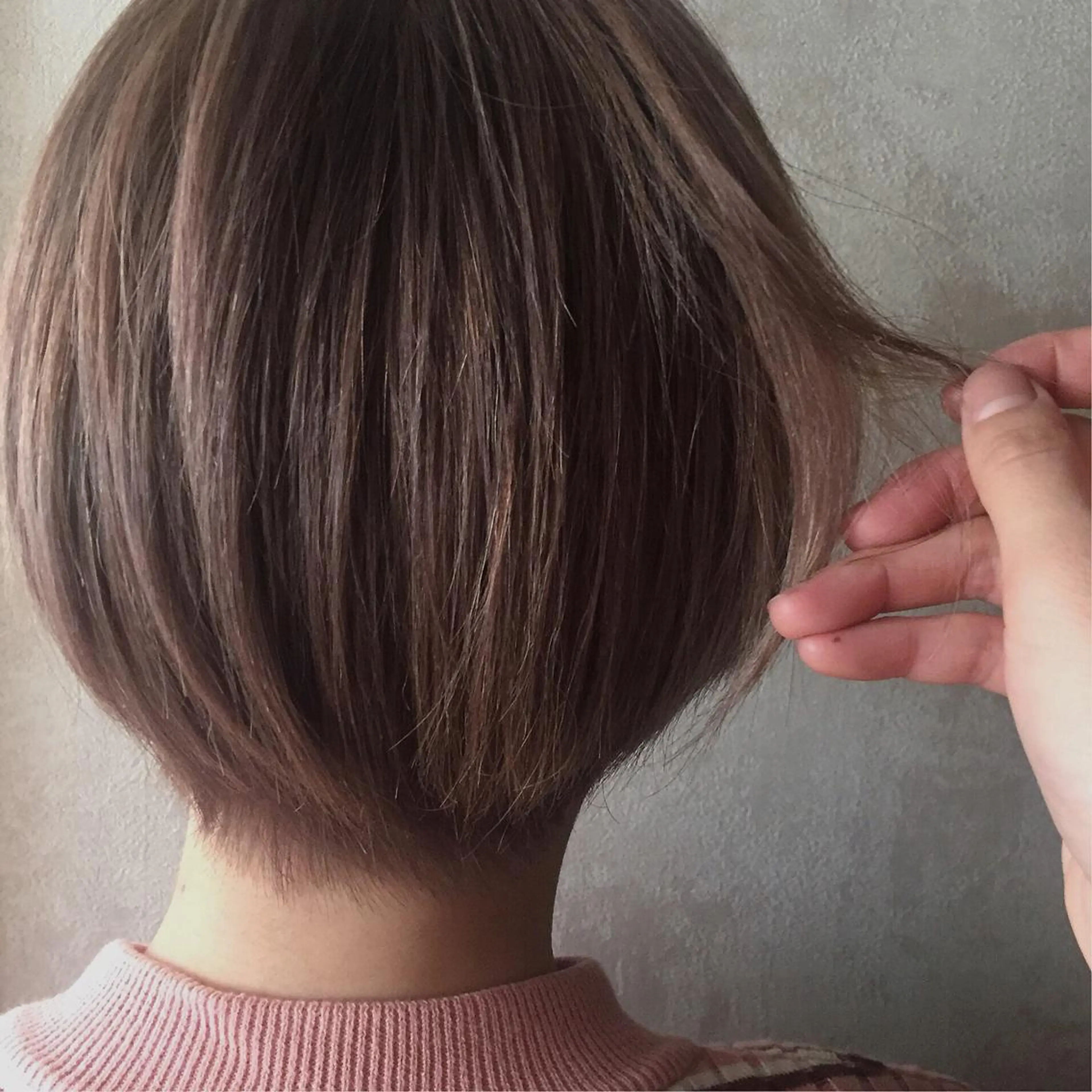 ショート カラー グレージュ ピンクカラー ヘアカラー トリートメント PHIDGE所属・山下 千明のヘアスタイル