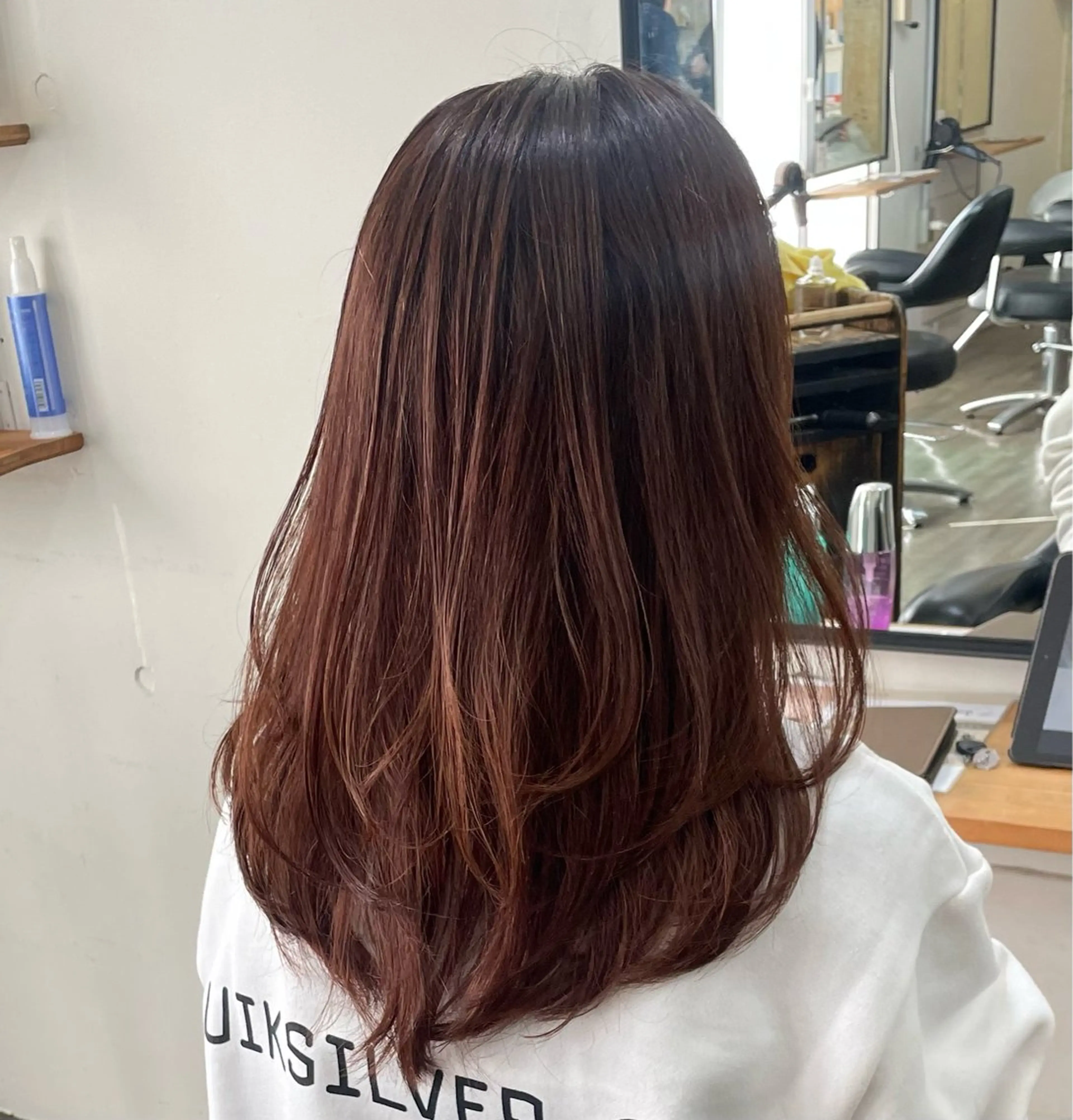 ロング カラー ブラウンカラー チョコレートブラウン レイヤーカット モテるブラウンカラー の達人Tomoyaのヘアスタイル