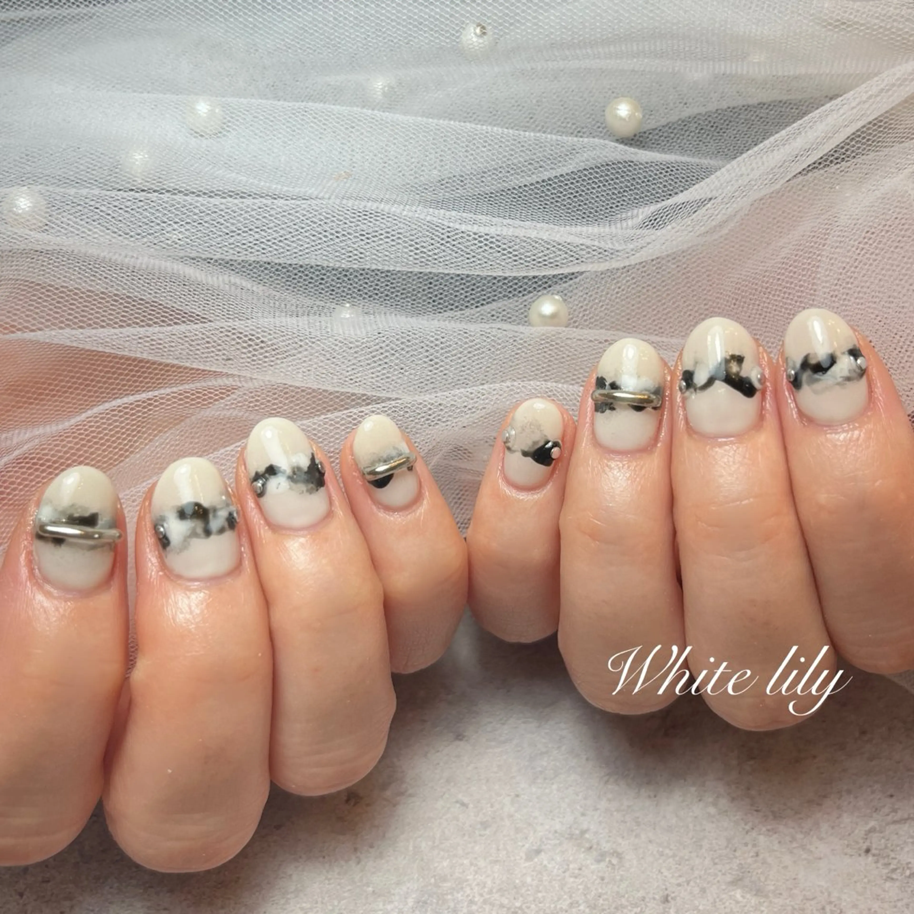 ネイル ハンドネイル White lily所属・牧田 雅世のネイルデザイン