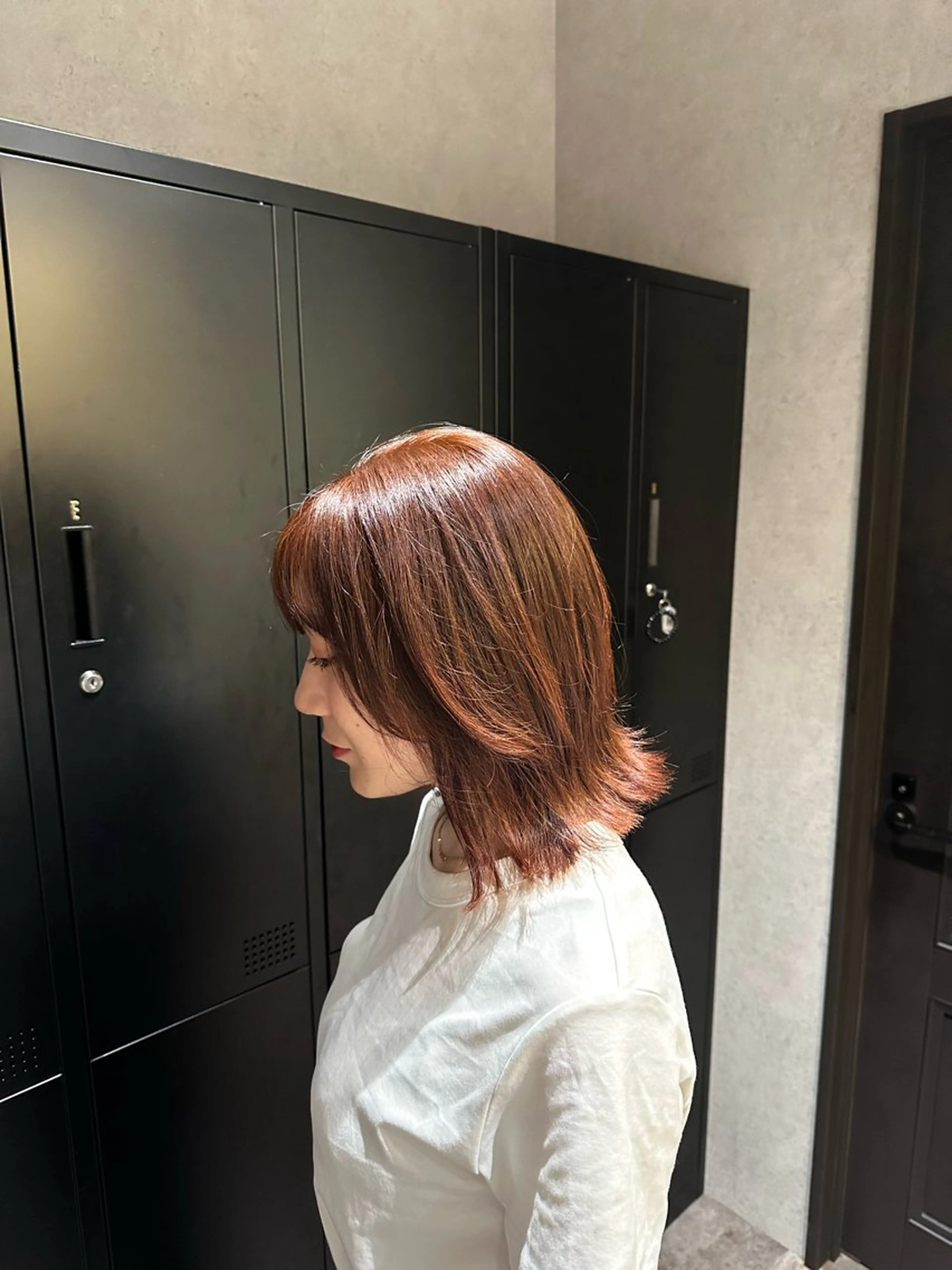 ミディアム オレンジブラウン レイヤーカット カット SALOWIN広島所属・ブリーチカラー/ ベージュ/SARAのヘアスタイル