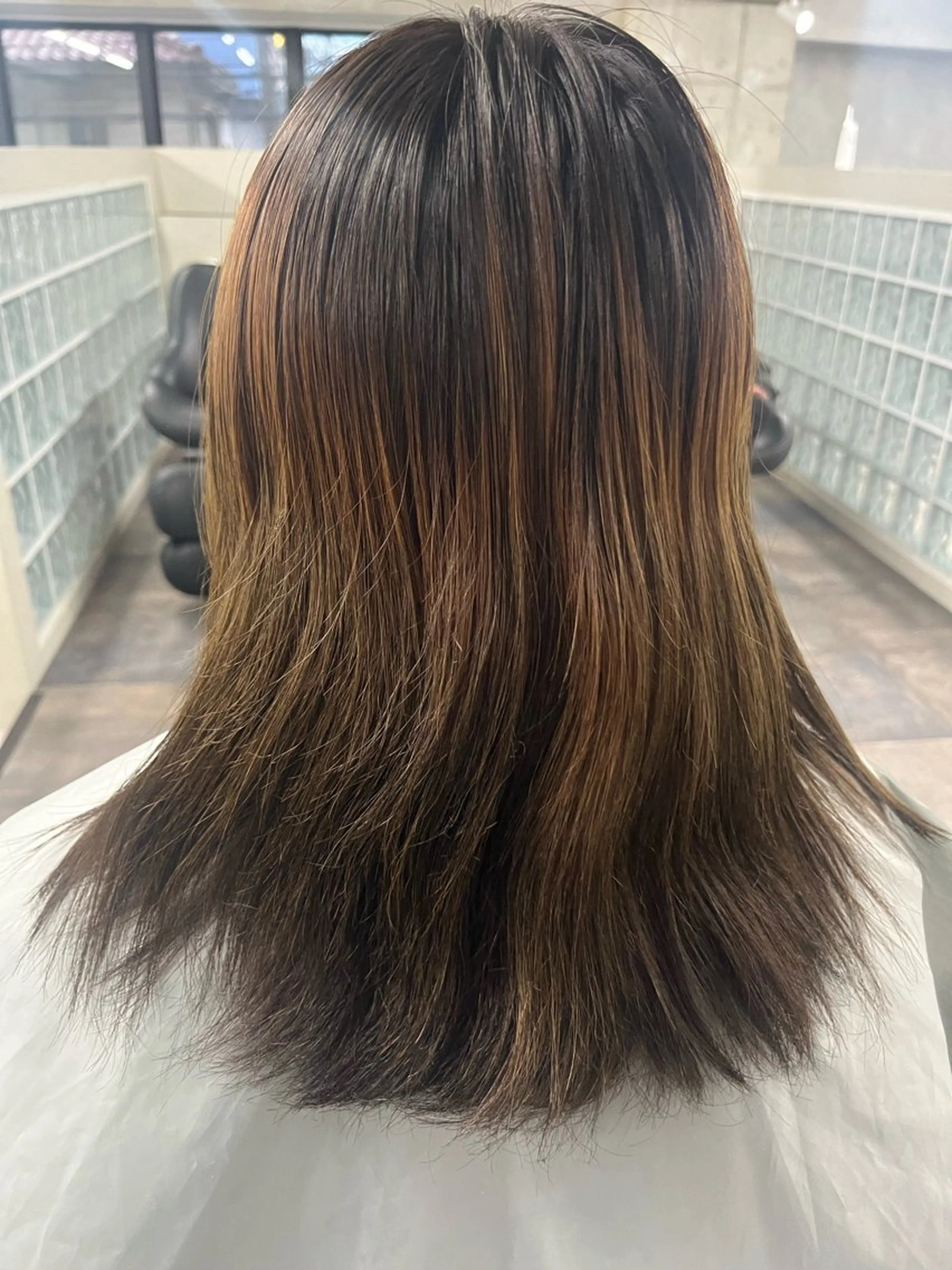 ミディアム カラー anon Loemのヘアスタイル