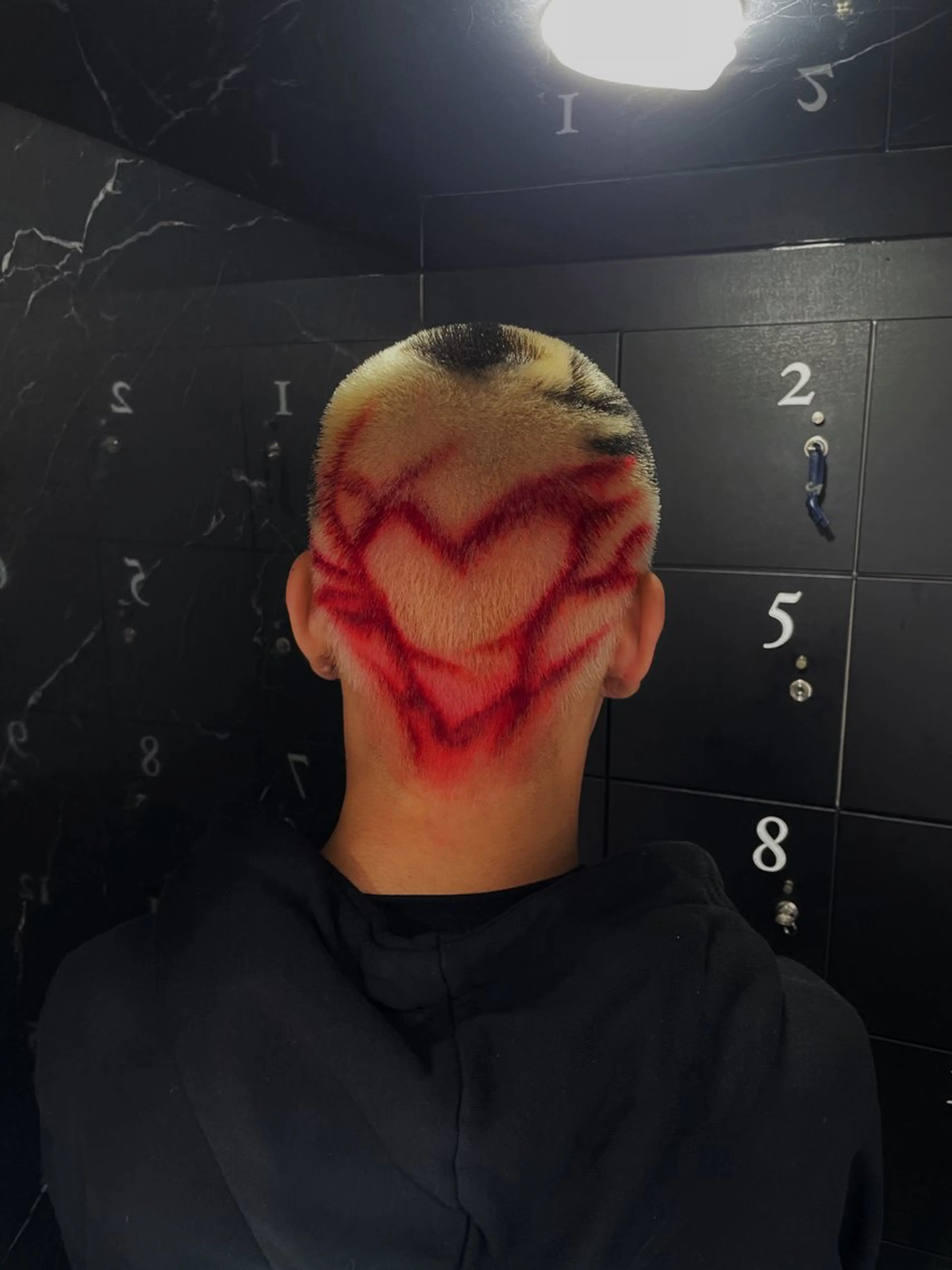 カラー メンズ GEM YURI ハイトーンカラーのヘアスタイル