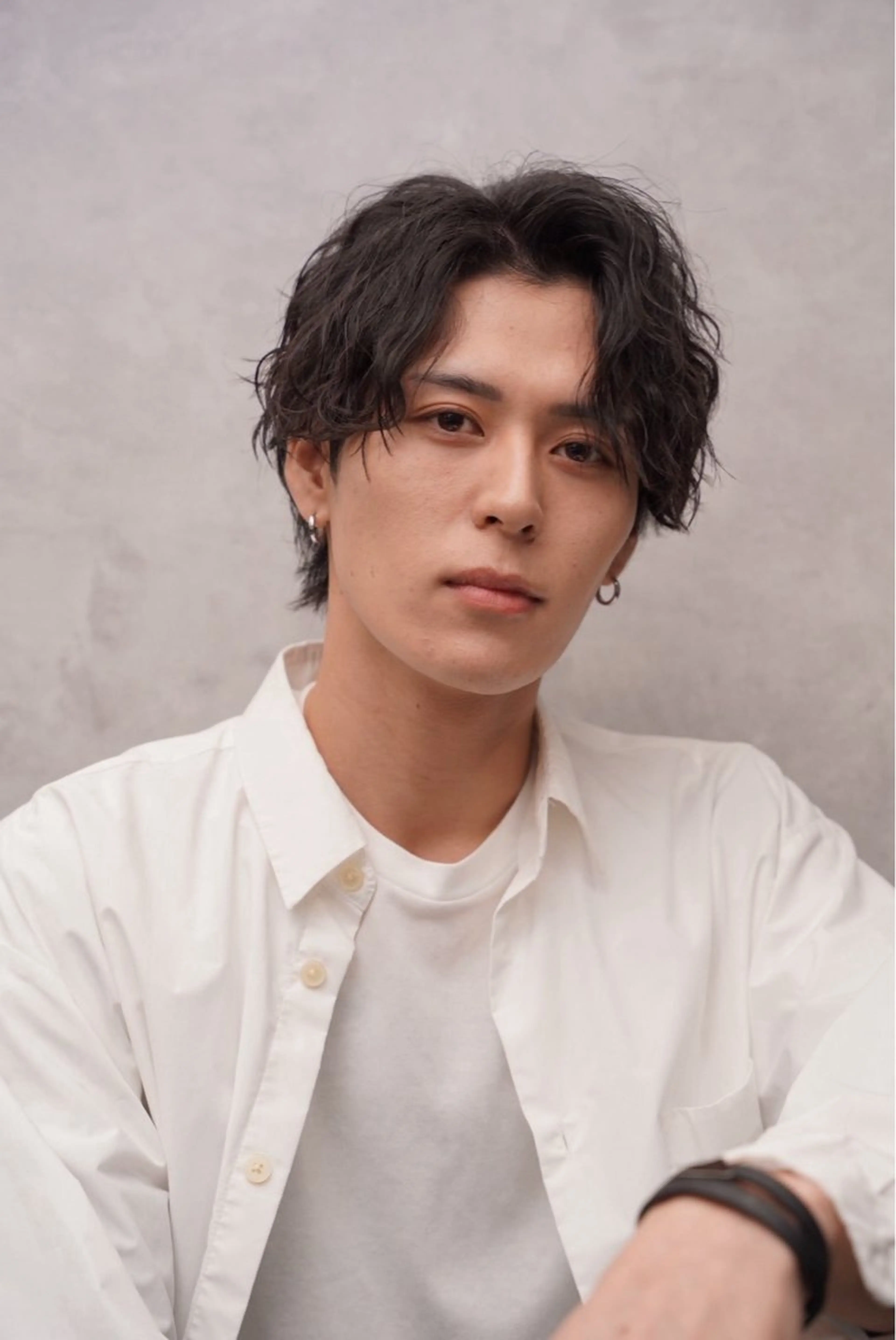 ミディアム ウルフカット カット パーマ CHROM TOKYO the Barber所属・メンズヘア　川浪 隆也のヘアスタイル