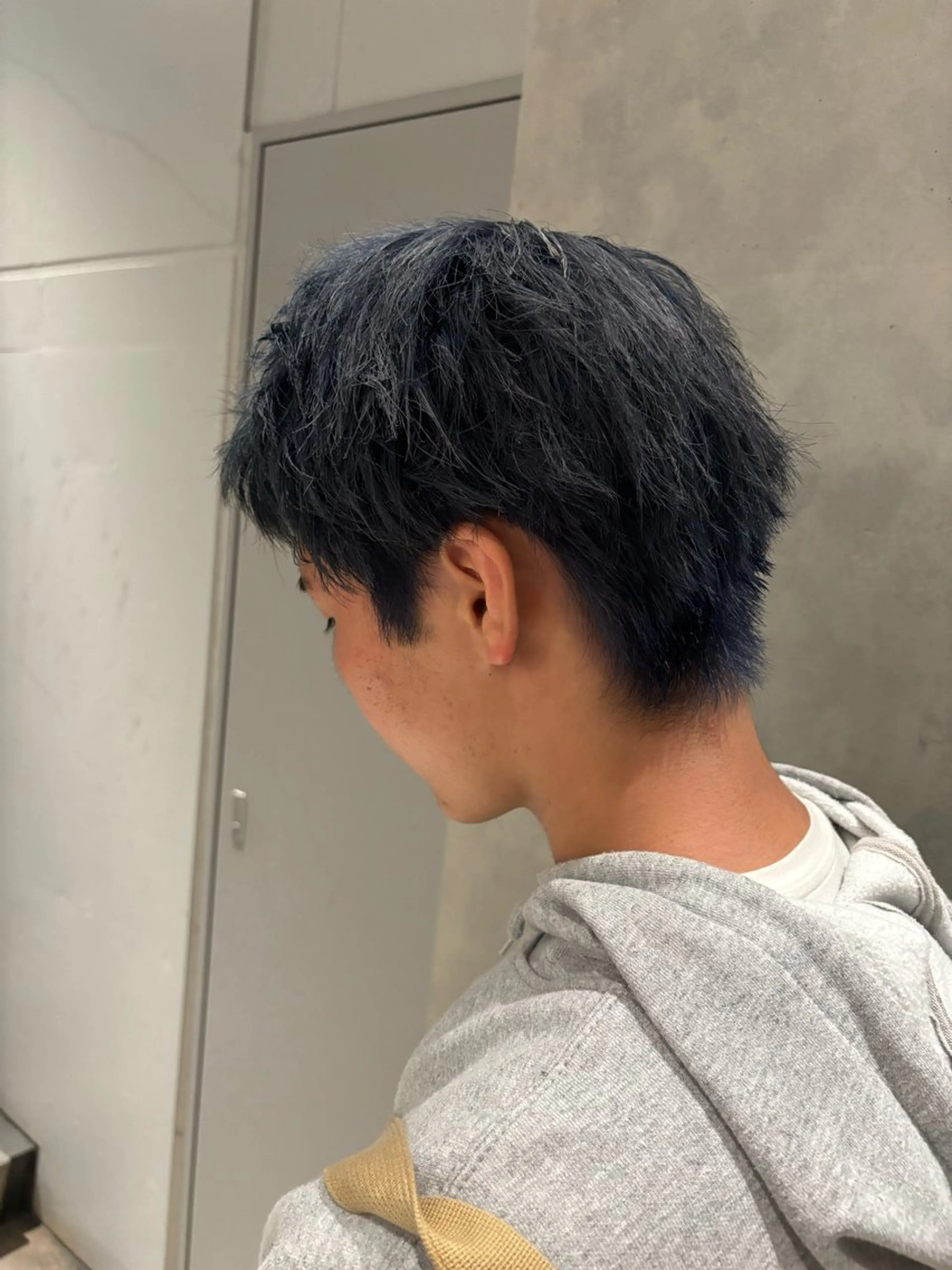 ショート カラー メンズ メンズブリーチ ブリーチ ブルーカラー 落ちる黒 森崎雄斗のヘアスタイル