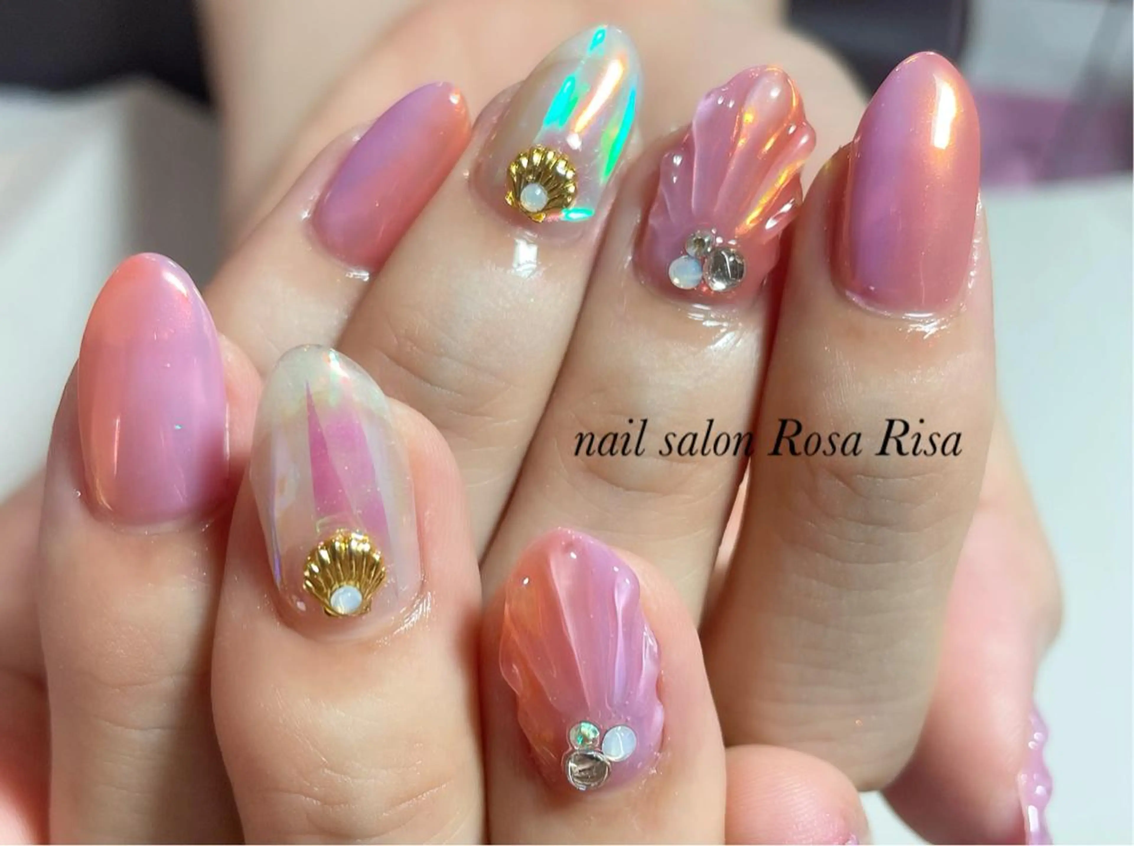 セミロング ネイル ハンドネイル ネイルスタジオ シェイクユアハンズのネイルデザイン