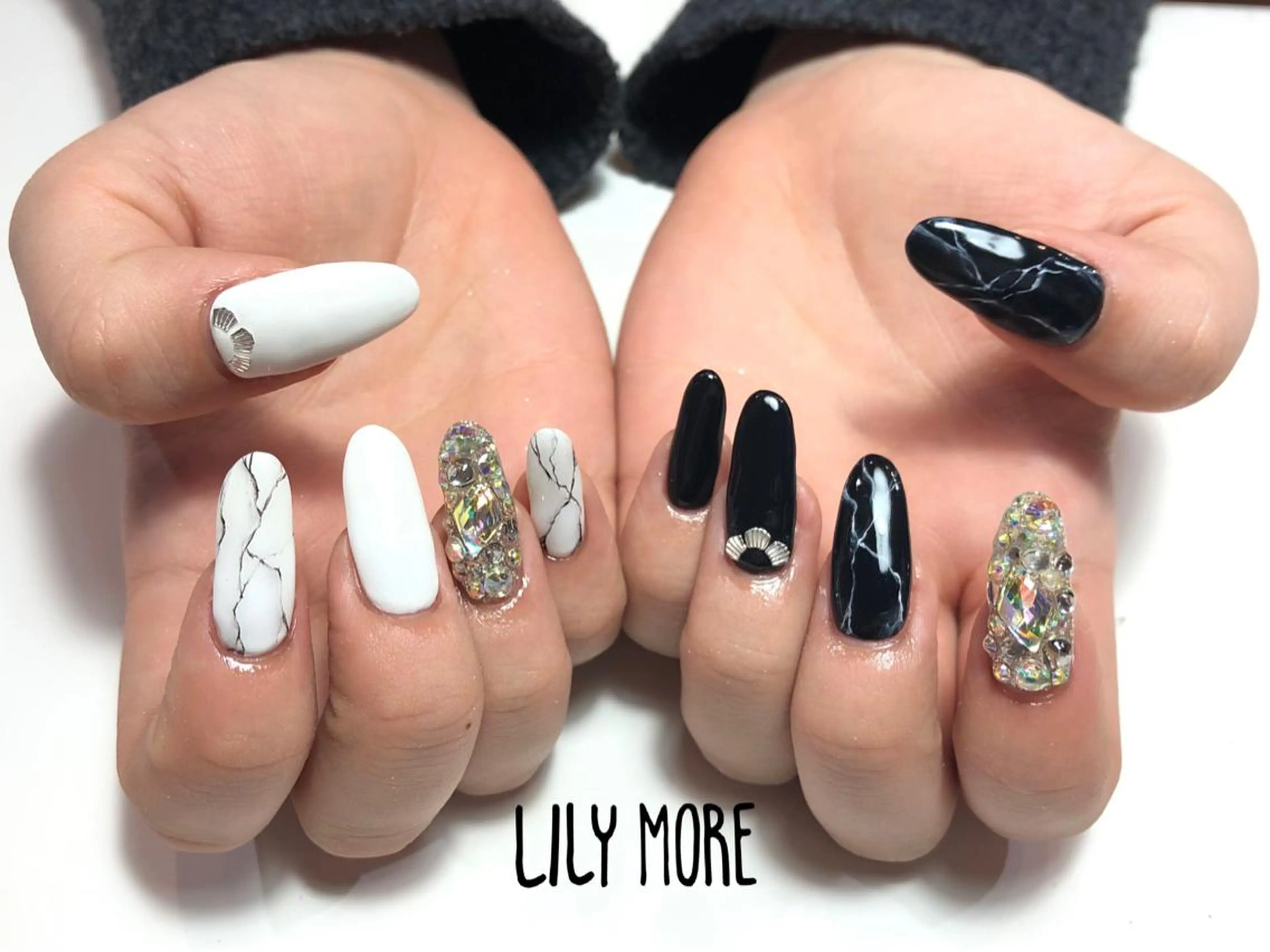 ネイル 大理石ネイル(マーブル) ストーンネイル Lily closetのネイルデザイン