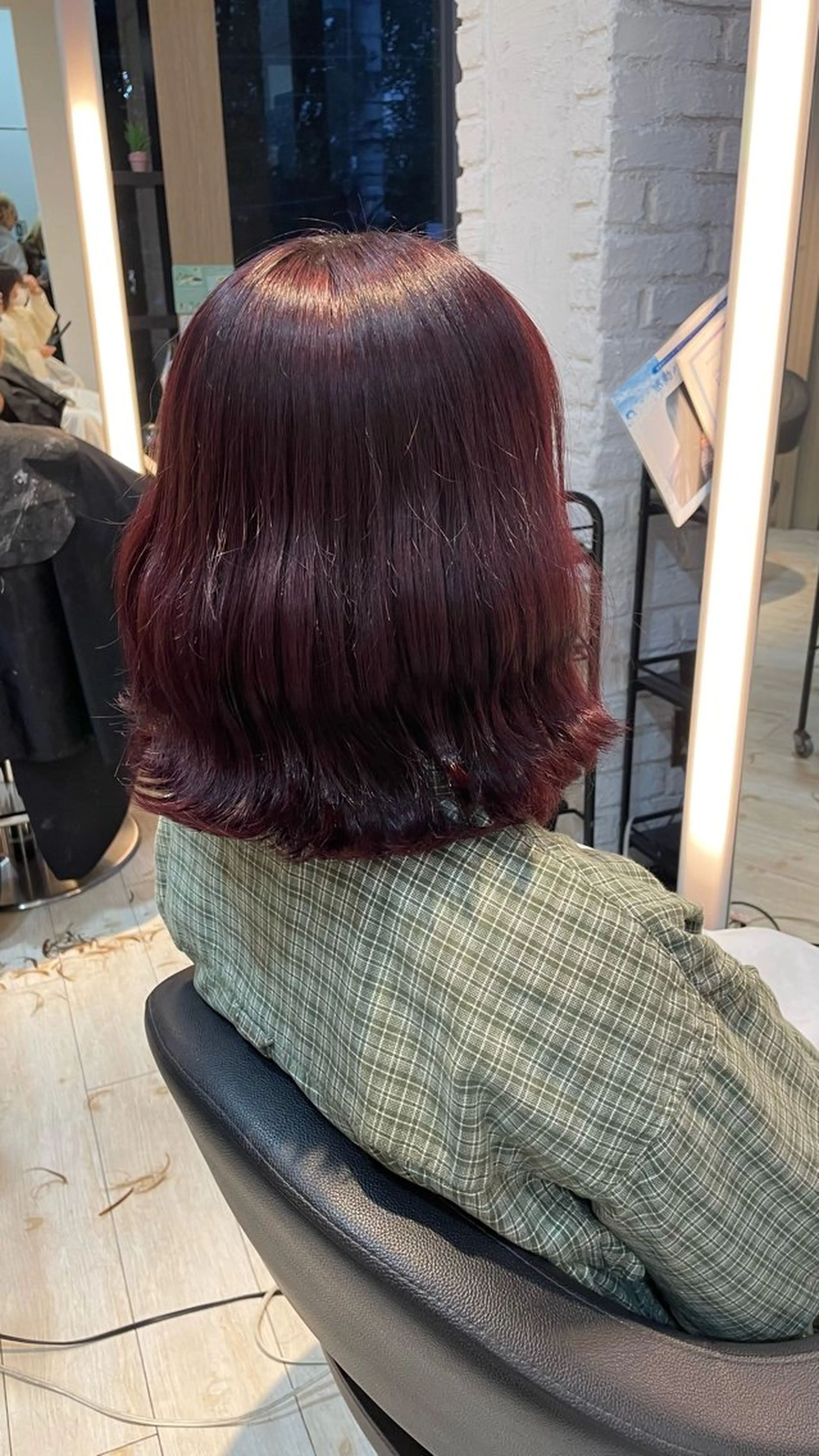 ショート カラー ブリーチ レッドカラー カット ヘアカラー トリートメント ブリーチ/髪質改善/ ハイトーン/暖色のヘアスタイル