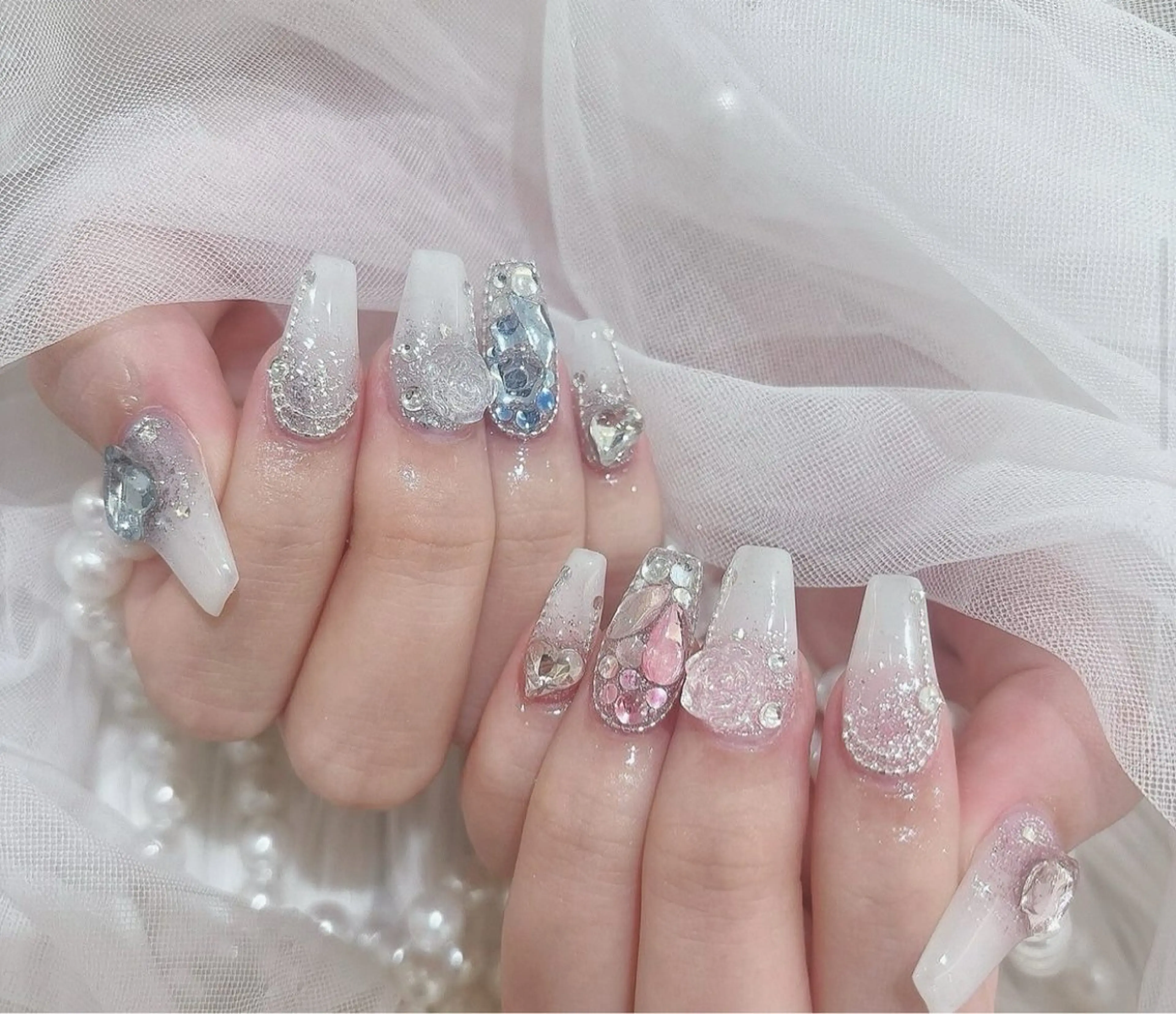 ネイル アートネイル フラワーネイル フレンチネイル ジェルネイル グラデーション ハンドネイル Ryunail所属・Ryu Nail NekoChanのネイルデザイン