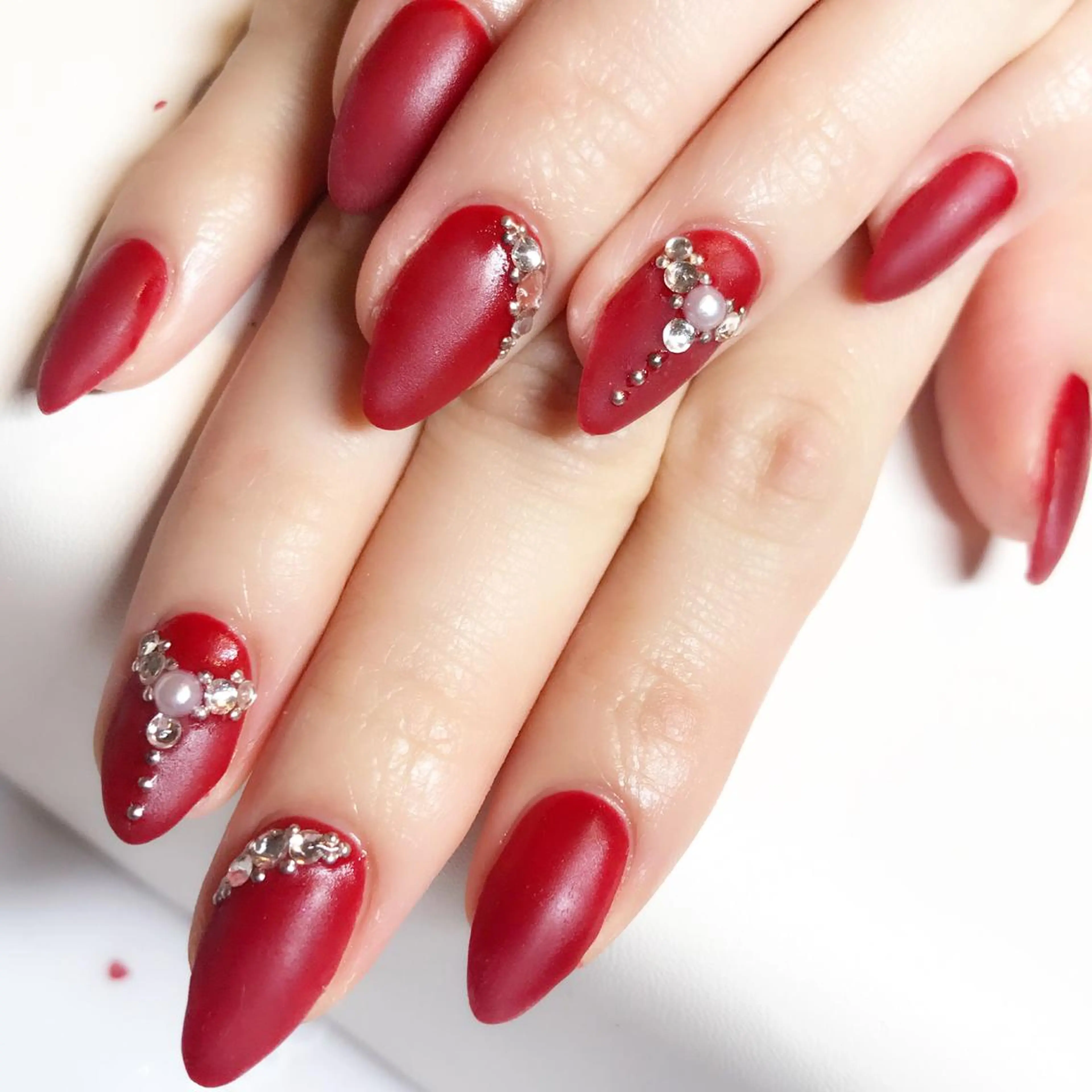 ネイル マットネイル 赤色 maggienail所属・Maggie Nagisaのネイルデザイン